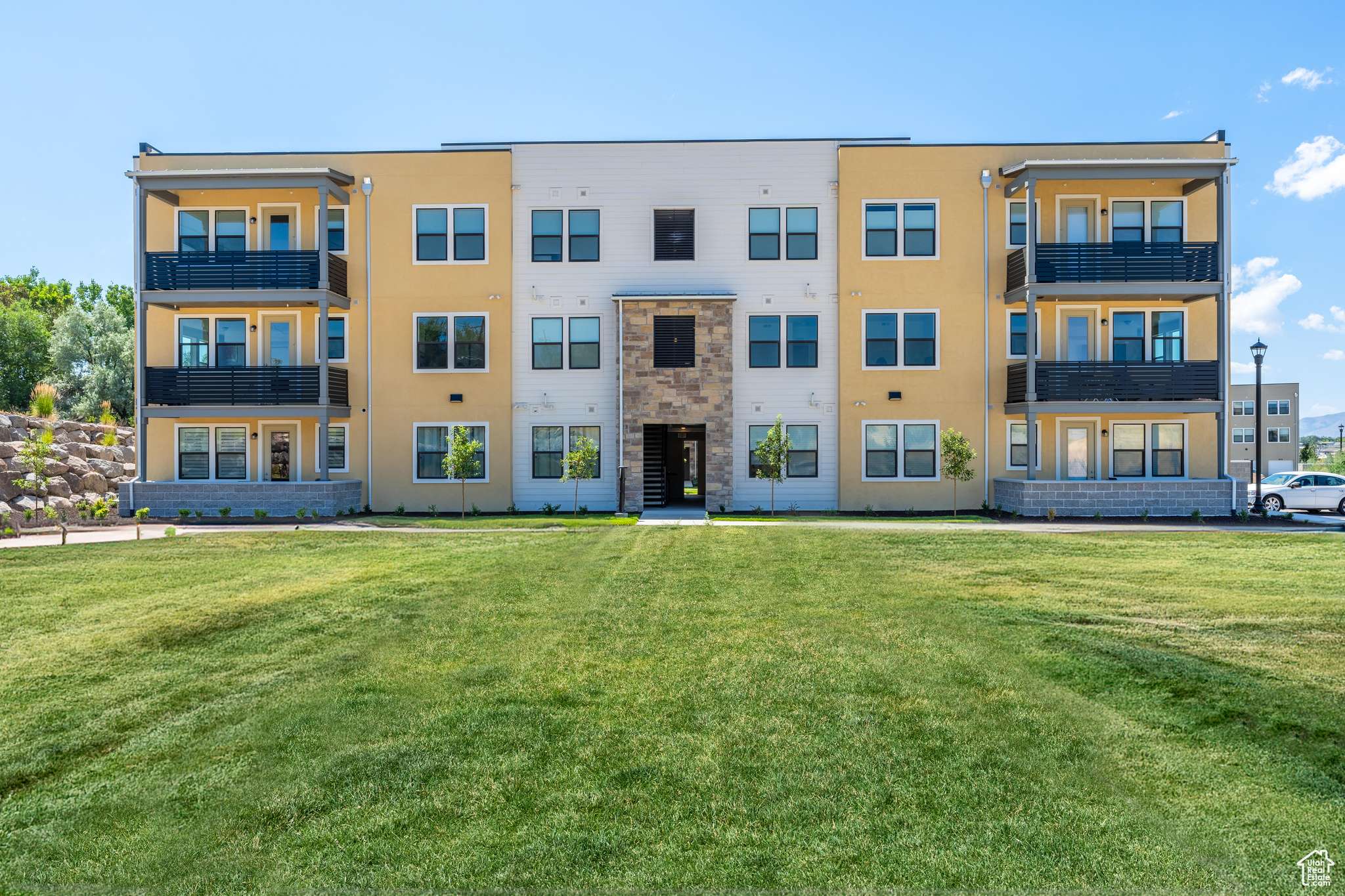 Midvale, UT 84047,8333 S IRIS LUMI LN W #Q301