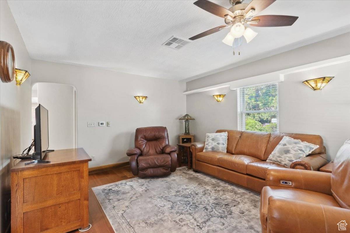 South Salt Lake, UT 84106,558 E GARDEN AVE E