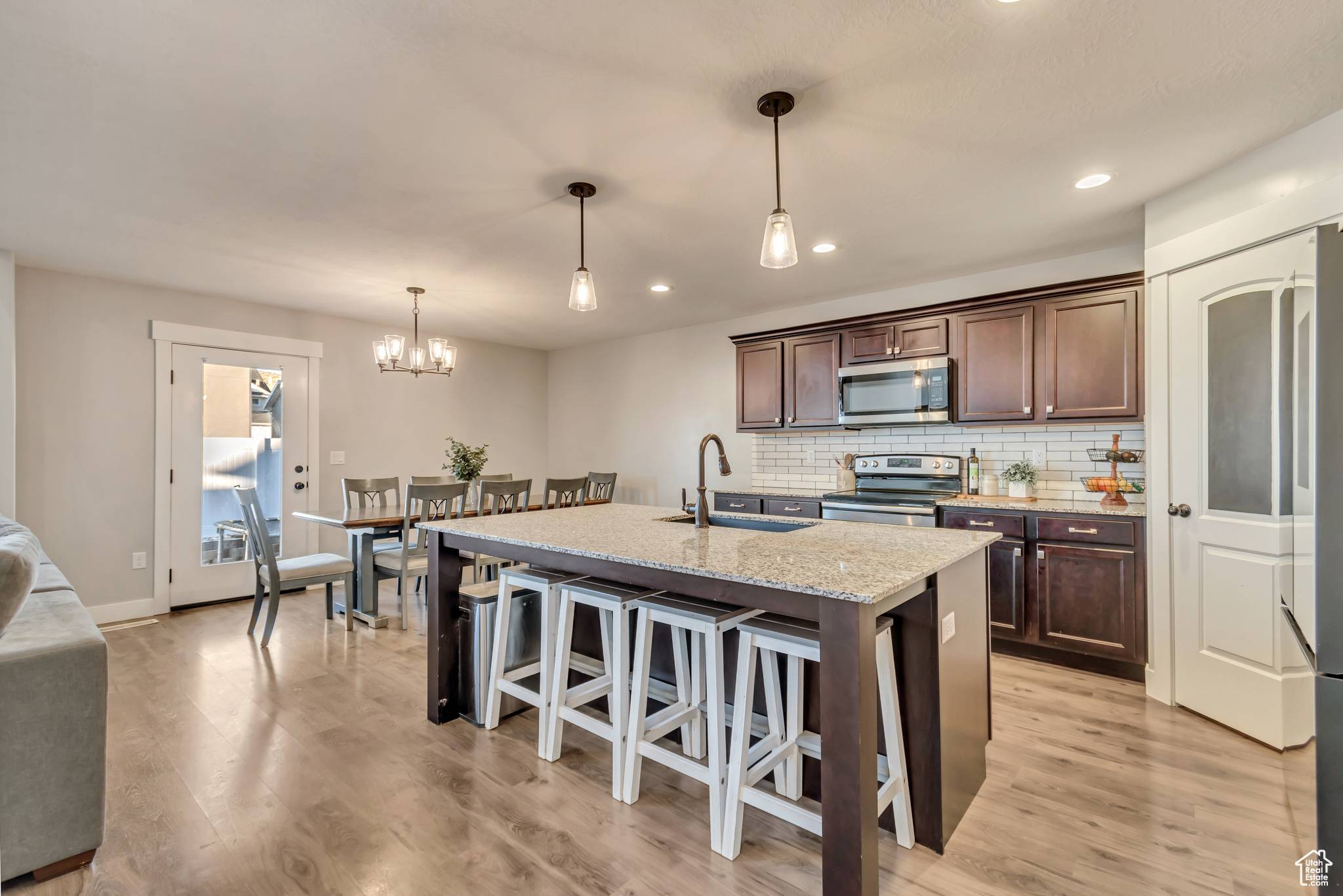 Saratoga Springs, UT 84045,1526 W STONE GATE DR