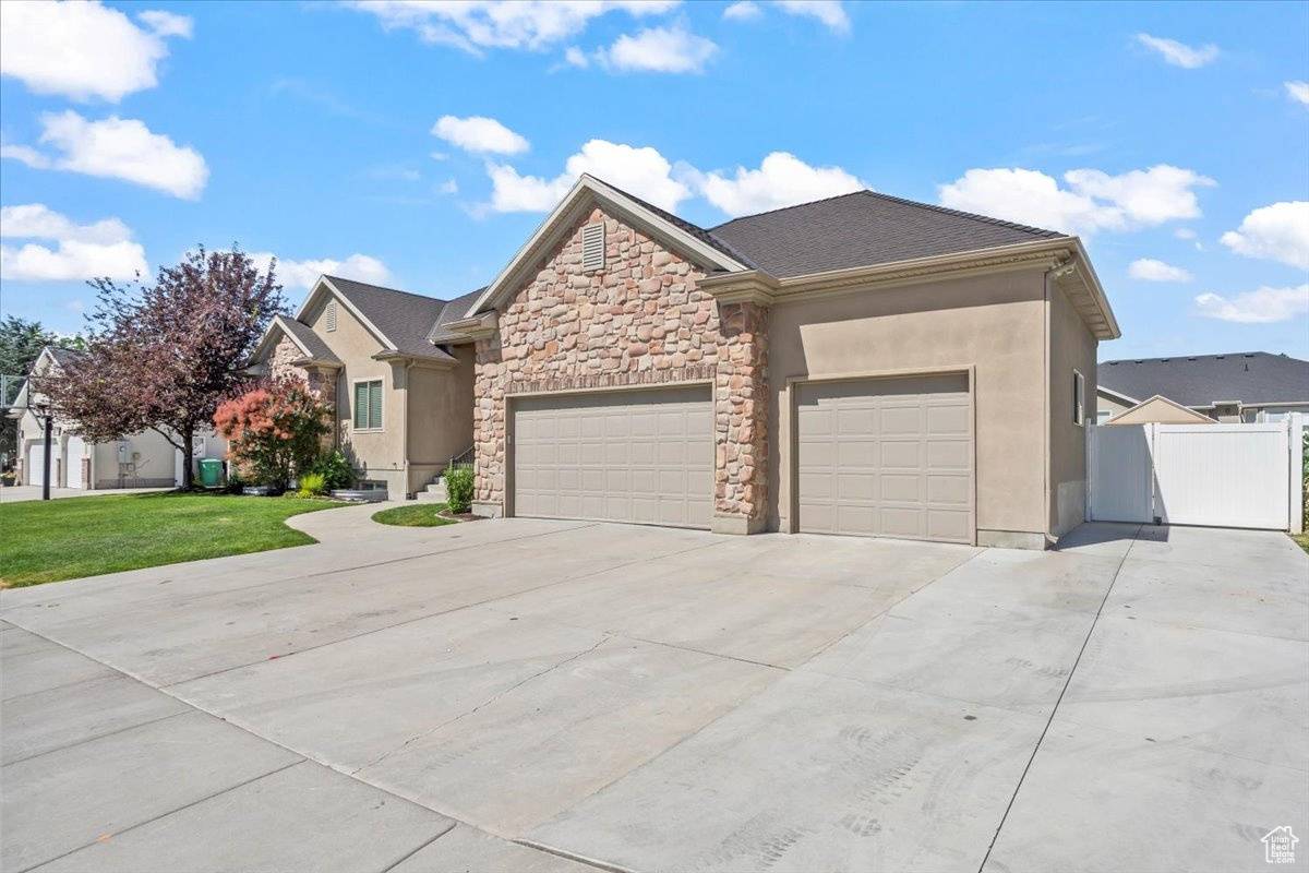 Murray, UT 84123,6264 S DELLRON DR