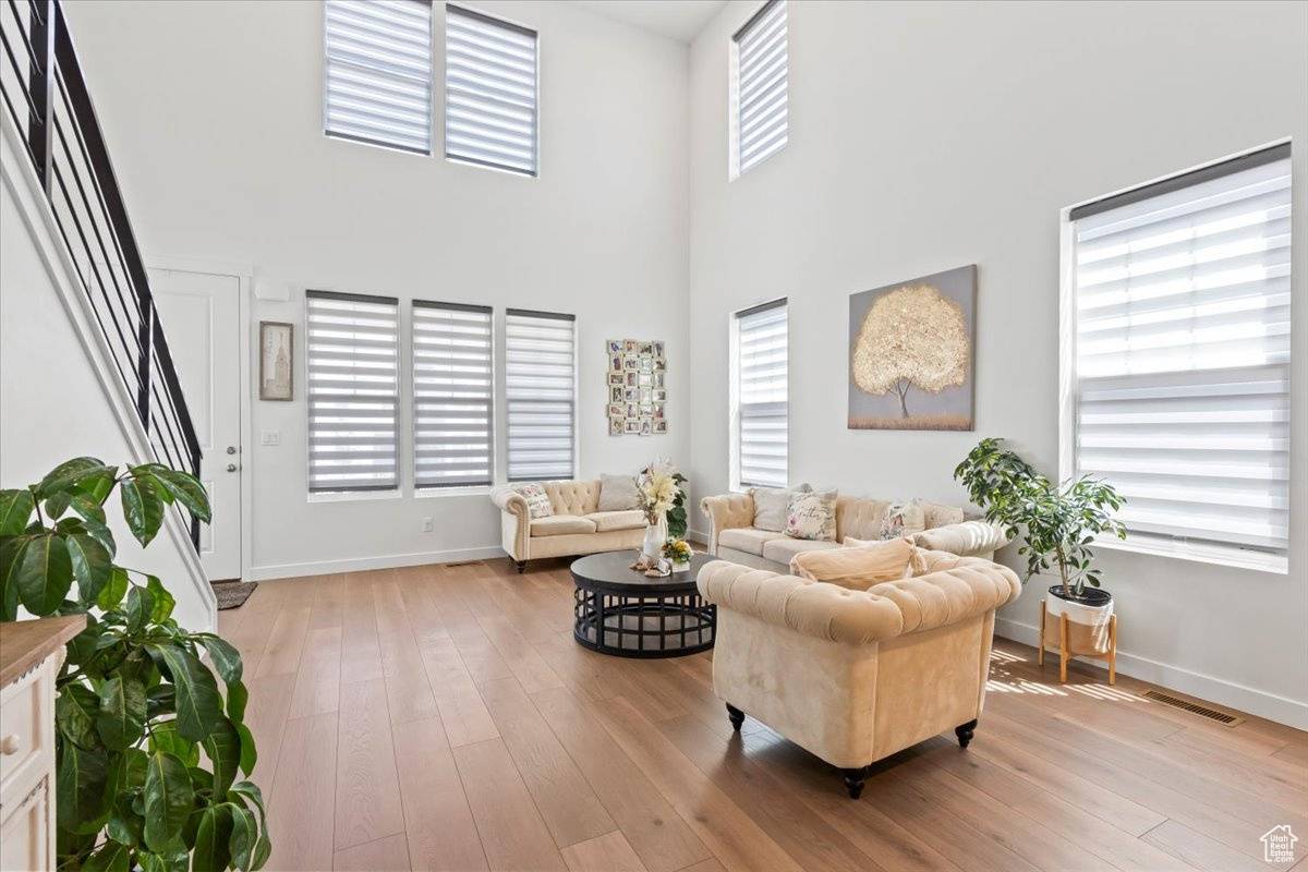 South Jordan, UT 84009,11484 S PEBBLE POND RD
