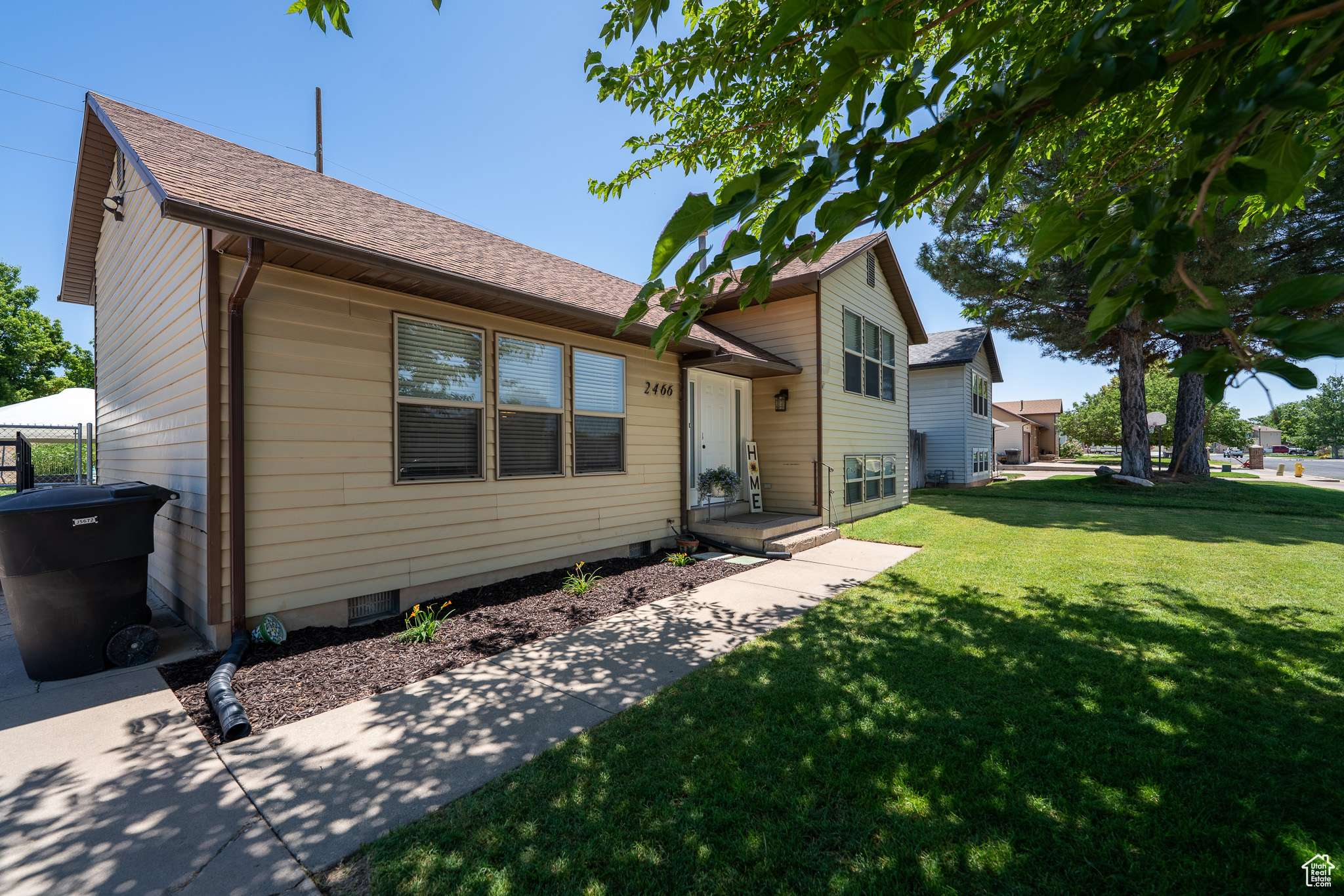 Clinton, UT 84015,2466 N 1050 W