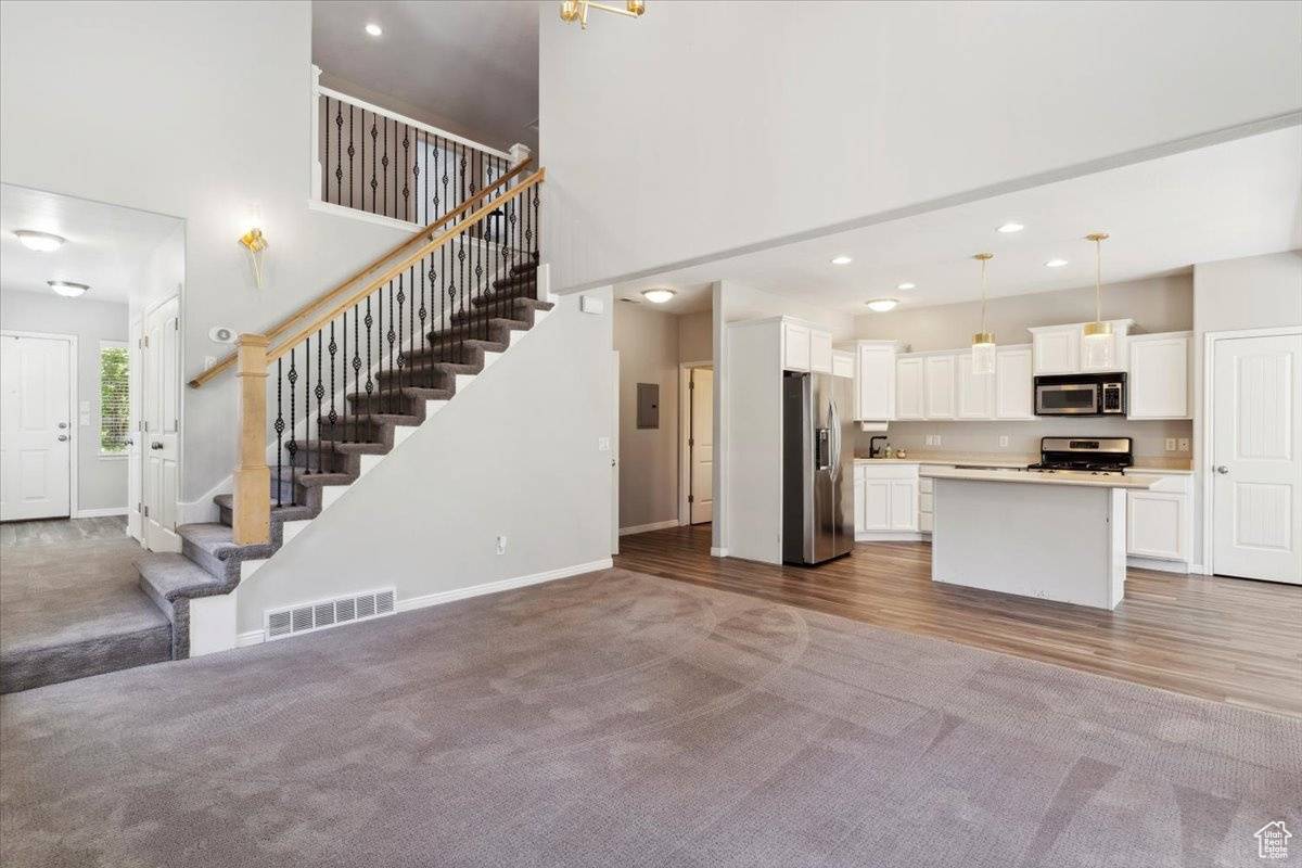 Farmington, UT 84025,914 SPRING POND DR