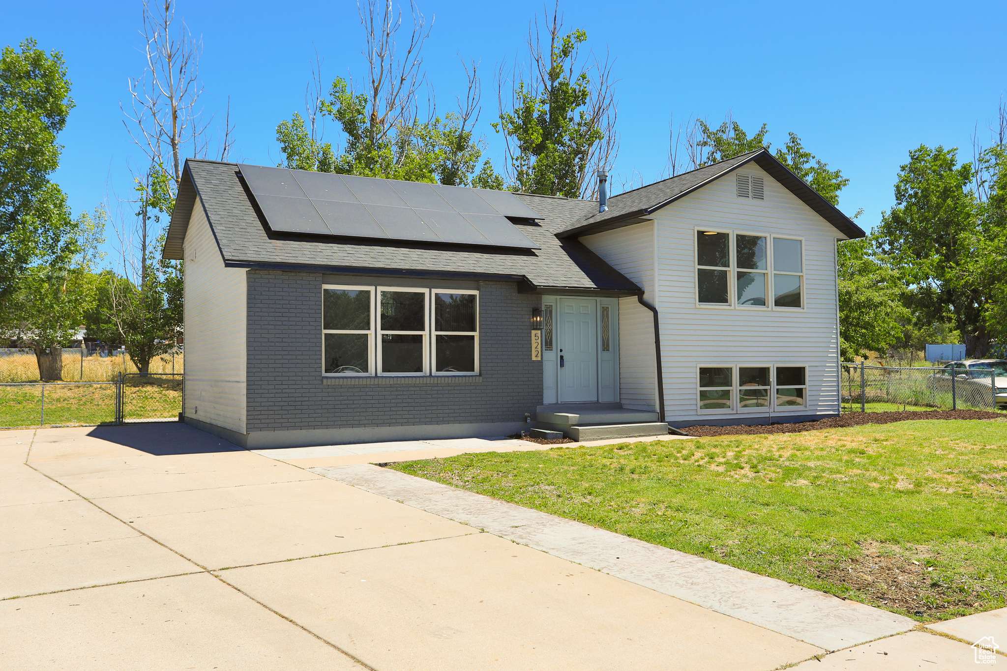 Clinton, UT 84015,522 W 1060 N