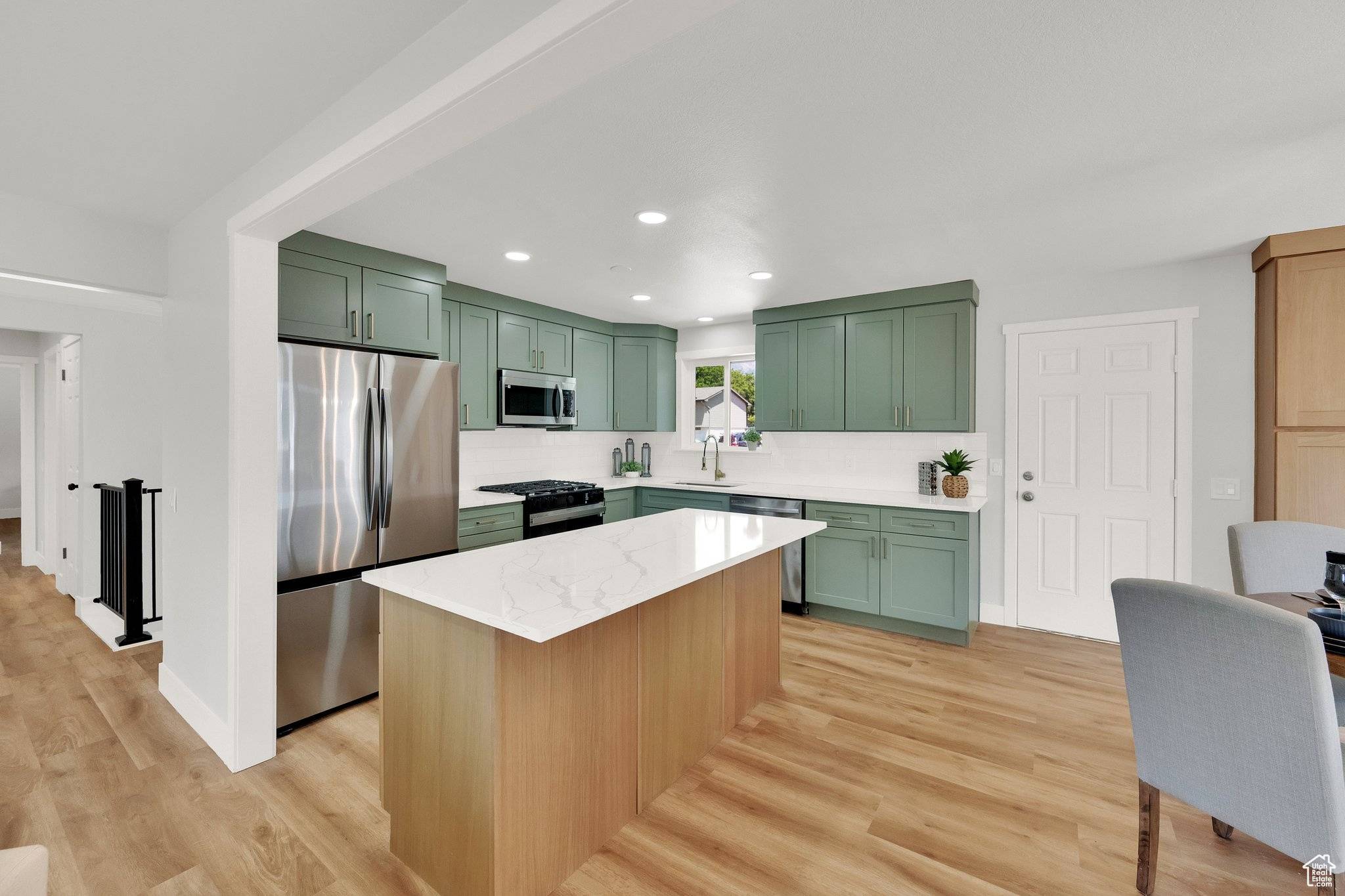 Sandy, UT 84094,10852 S STARPINE DR
