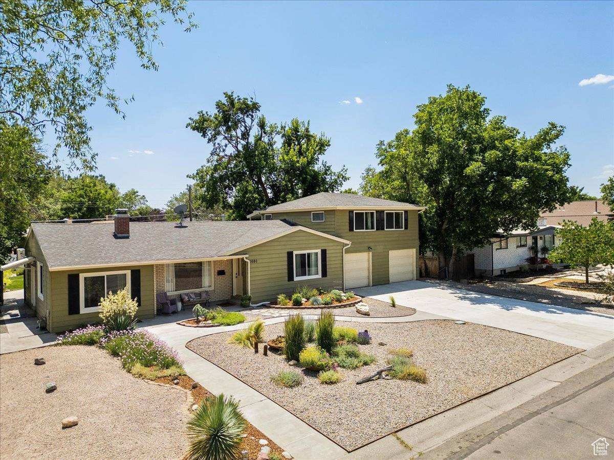 Holladay, UT 84117,1680 E FIELDCREST LN