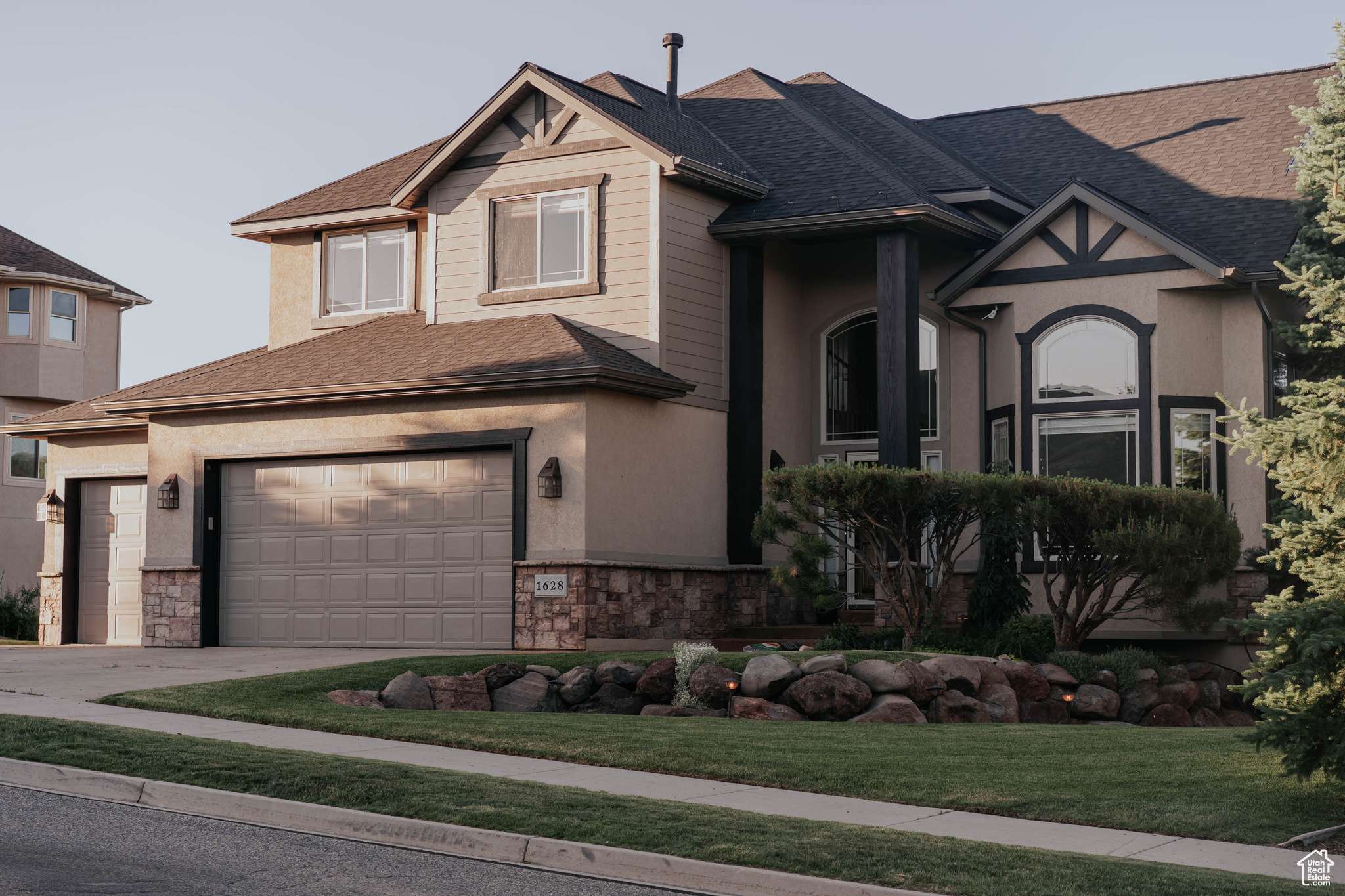 Draper, UT 84020,1628 E LONE OAK DR