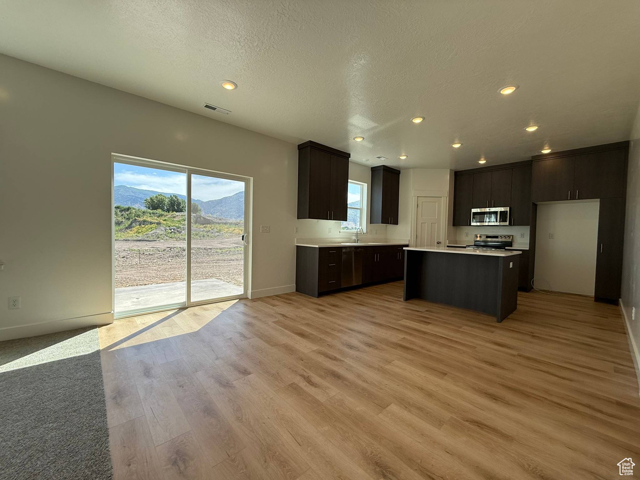 Nibley, UT 84321,3298 S 1000 W