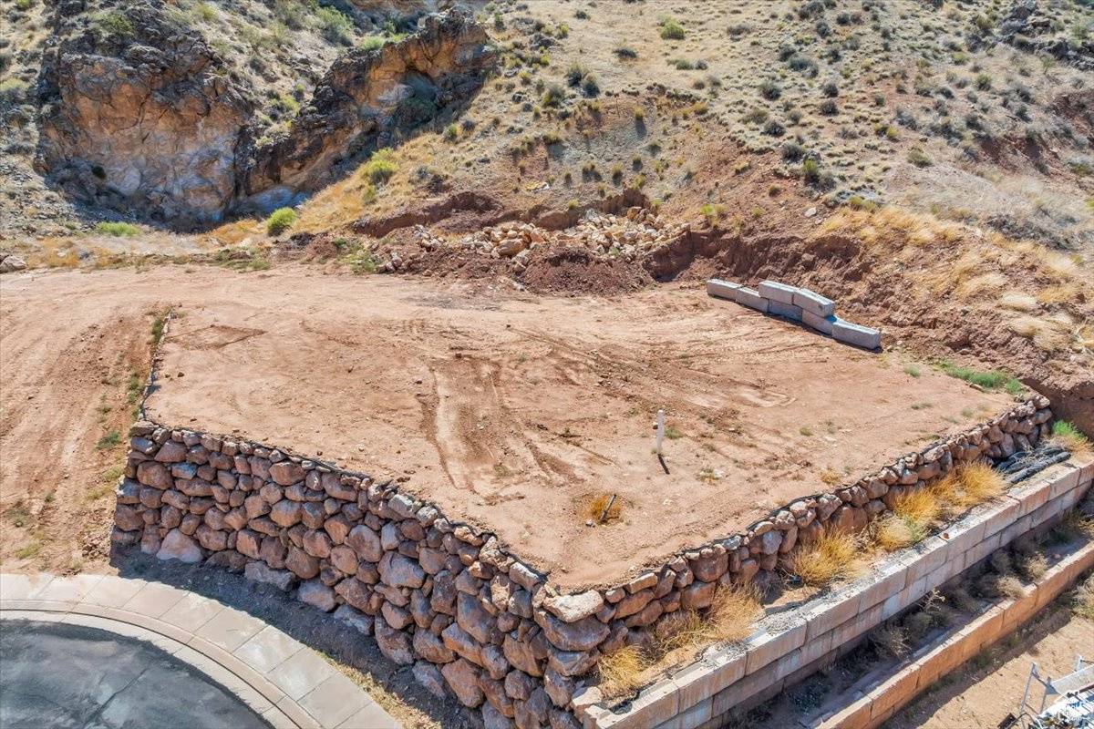 La Verkin, UT 84745,84 E 100 N