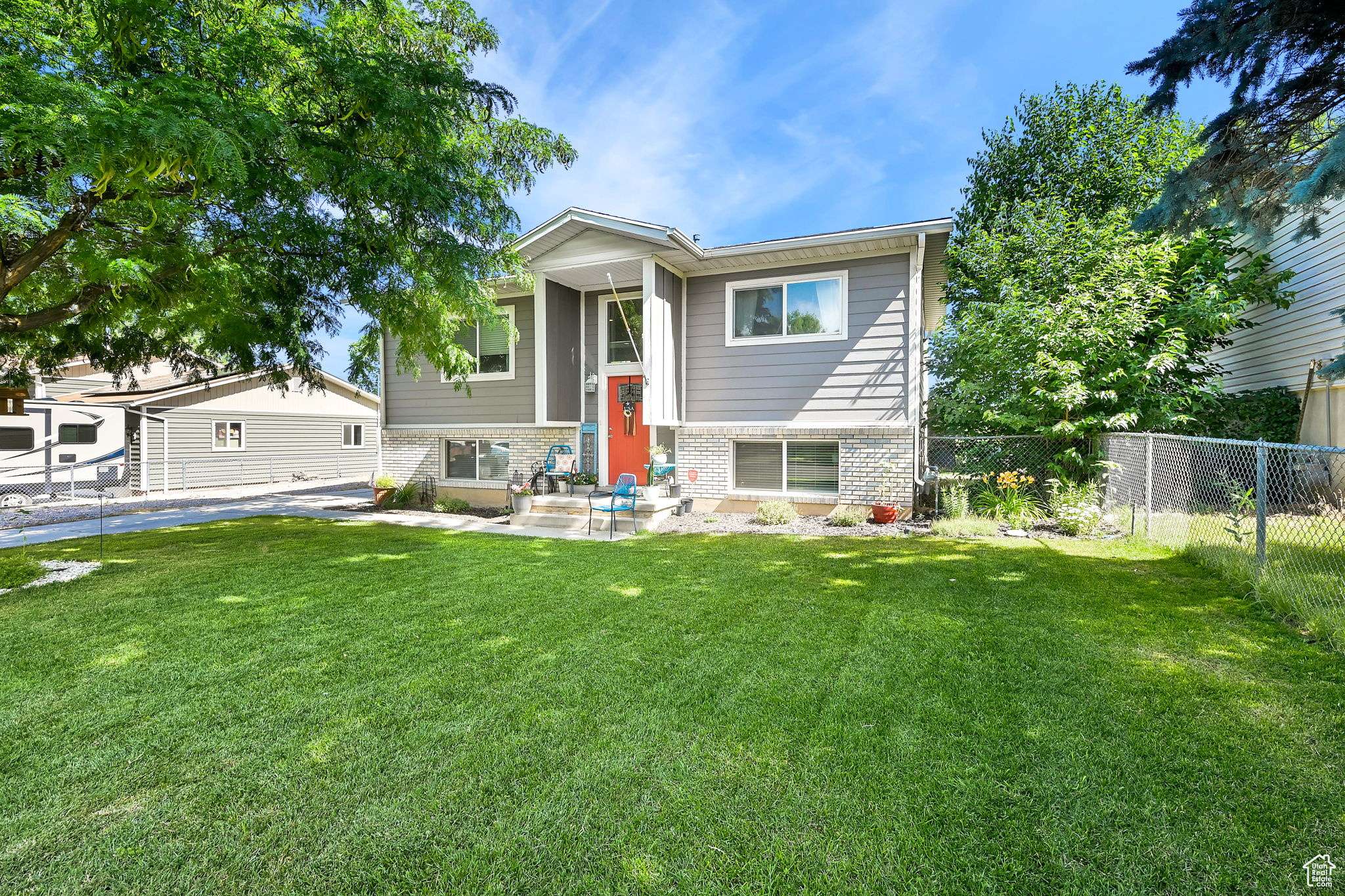 Clinton, UT 84015,604 W 1750 N