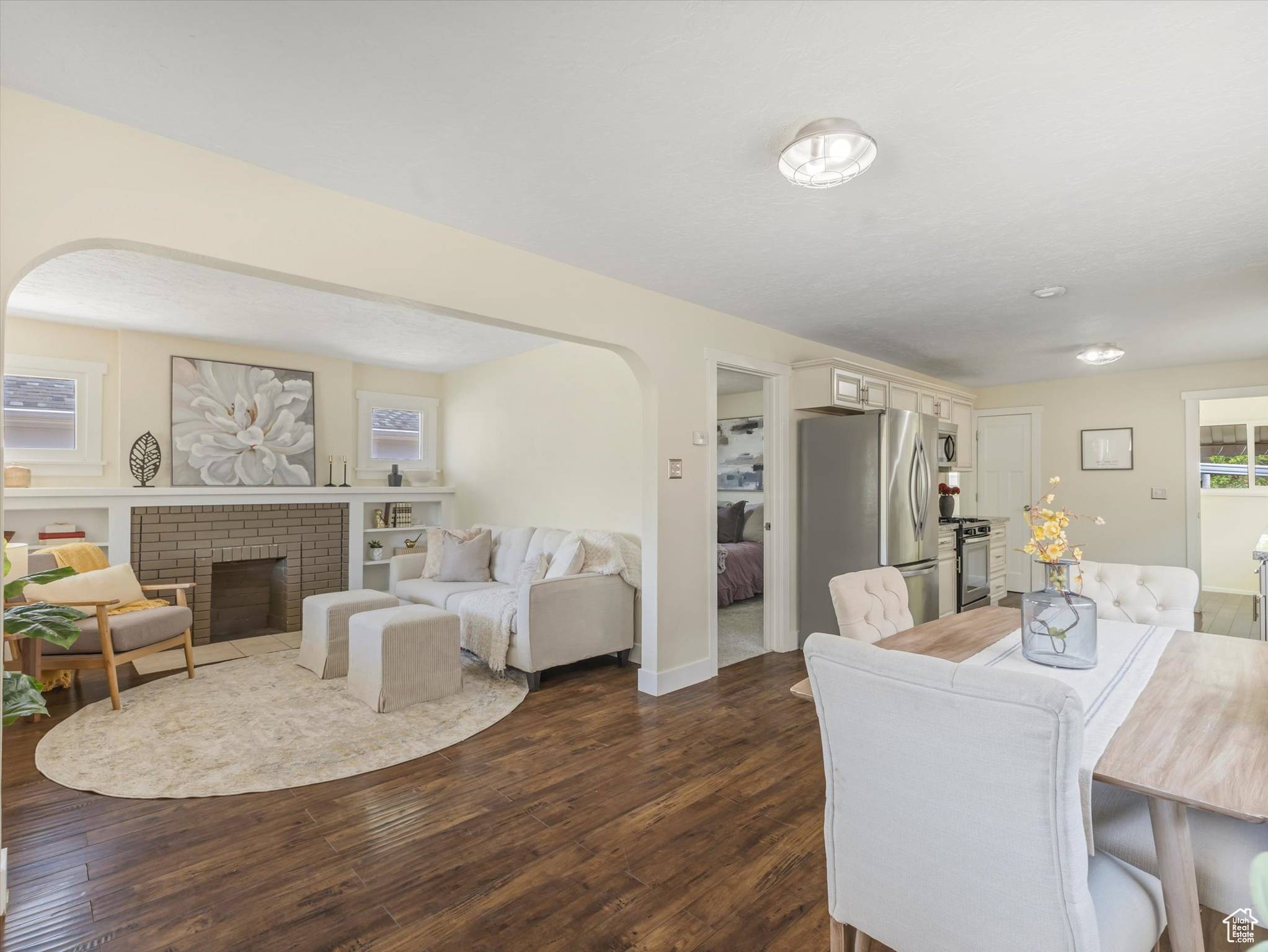 Salt Lake City, UT 84115,411 E HOLLYWOOD AVE S