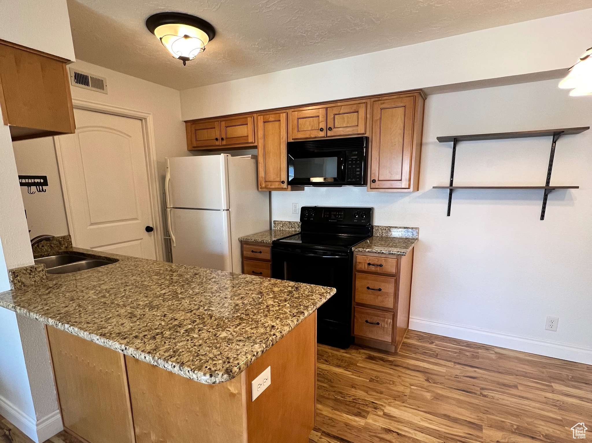 Bountiful, UT 84010,2095 S MAIN ST #21