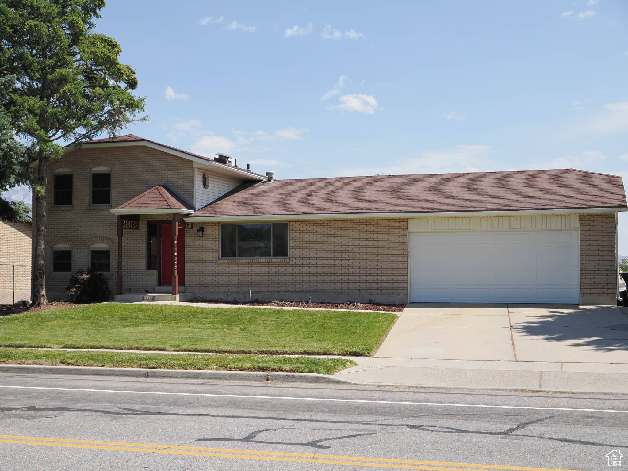 Taylorsville, UT 84129,2333 W LEDGEWOOD DR