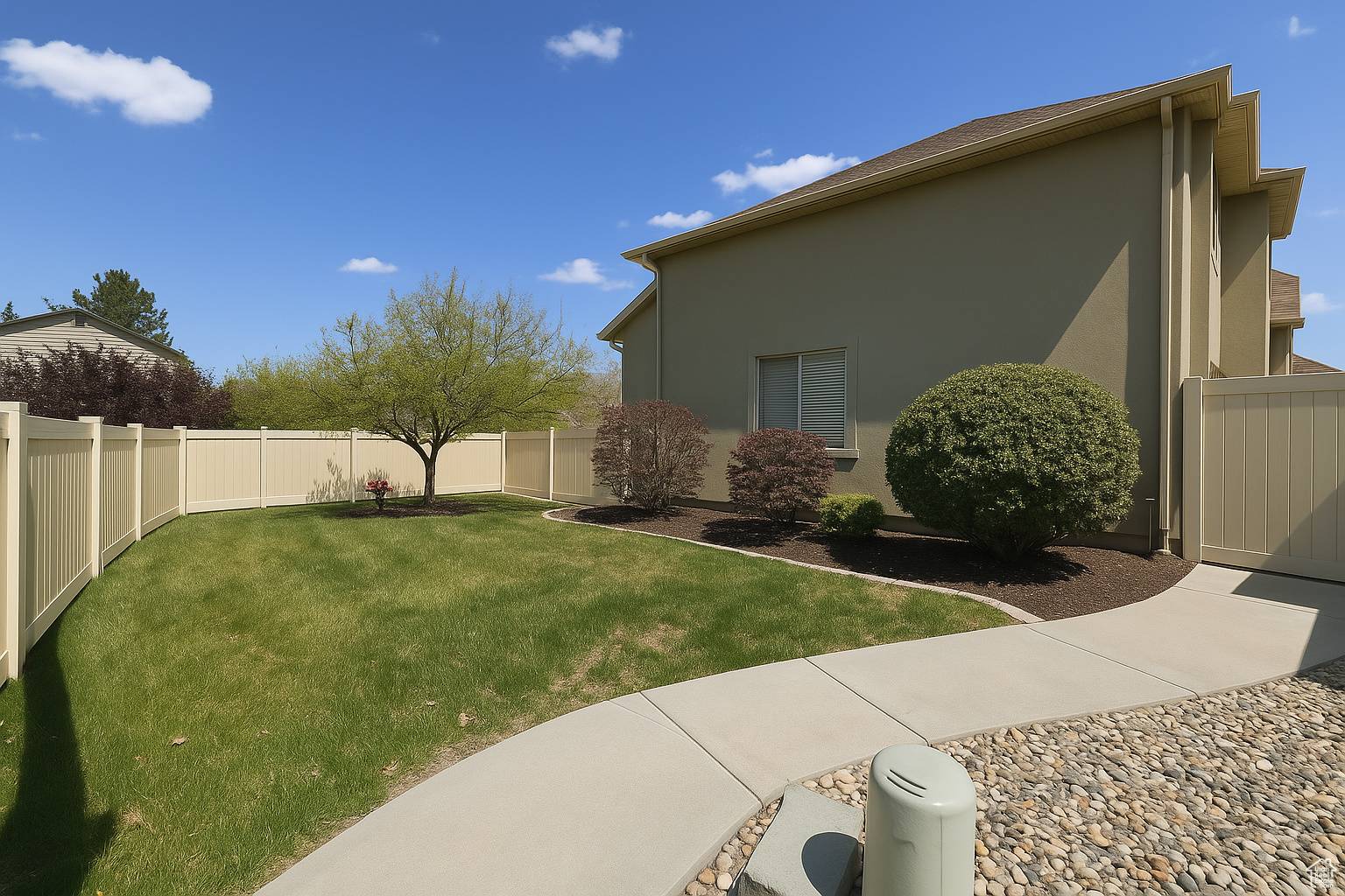 Murray, UT 84121,1362 E SHAYS GROVE