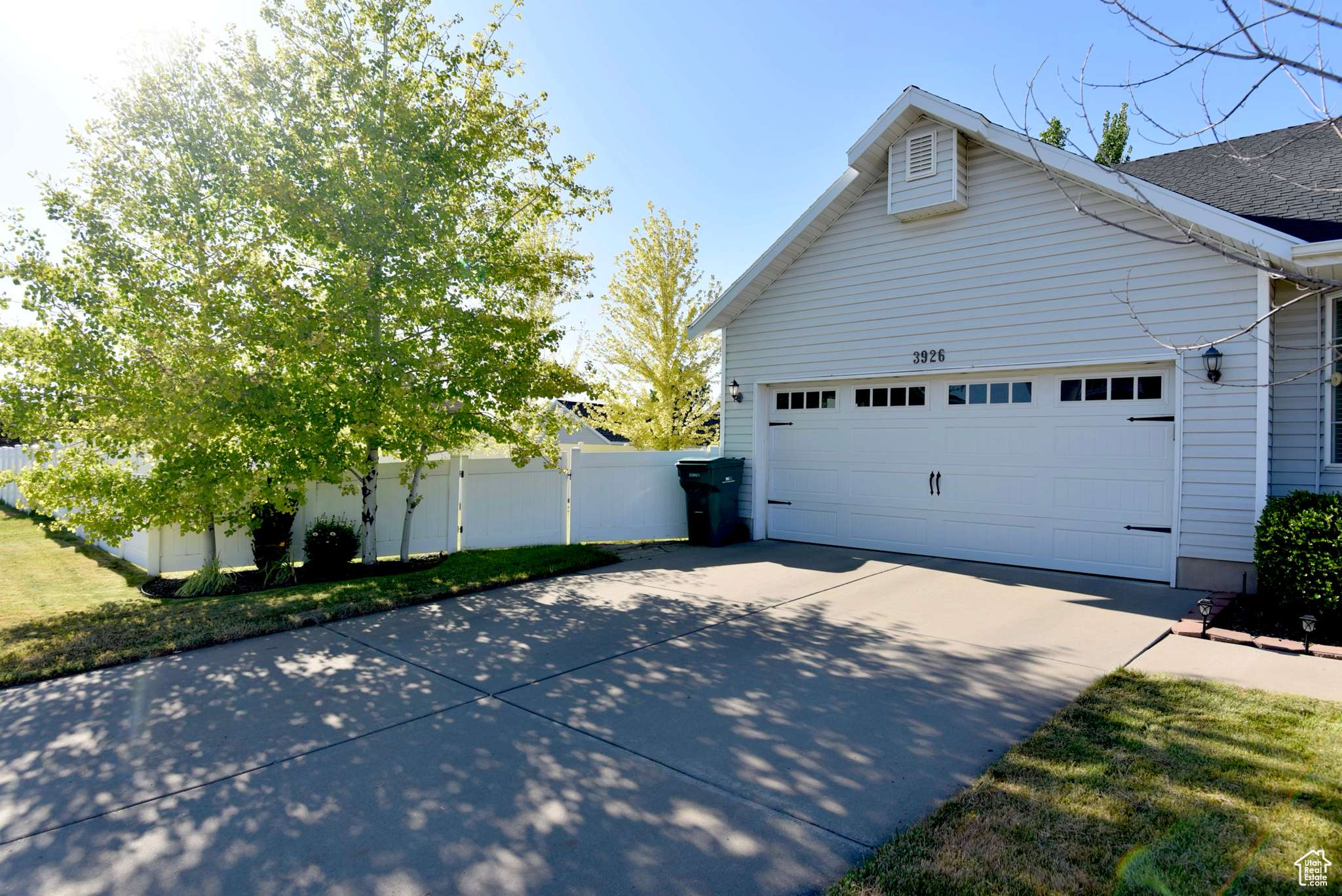 Roy, UT 84067,3926 W 5425 S