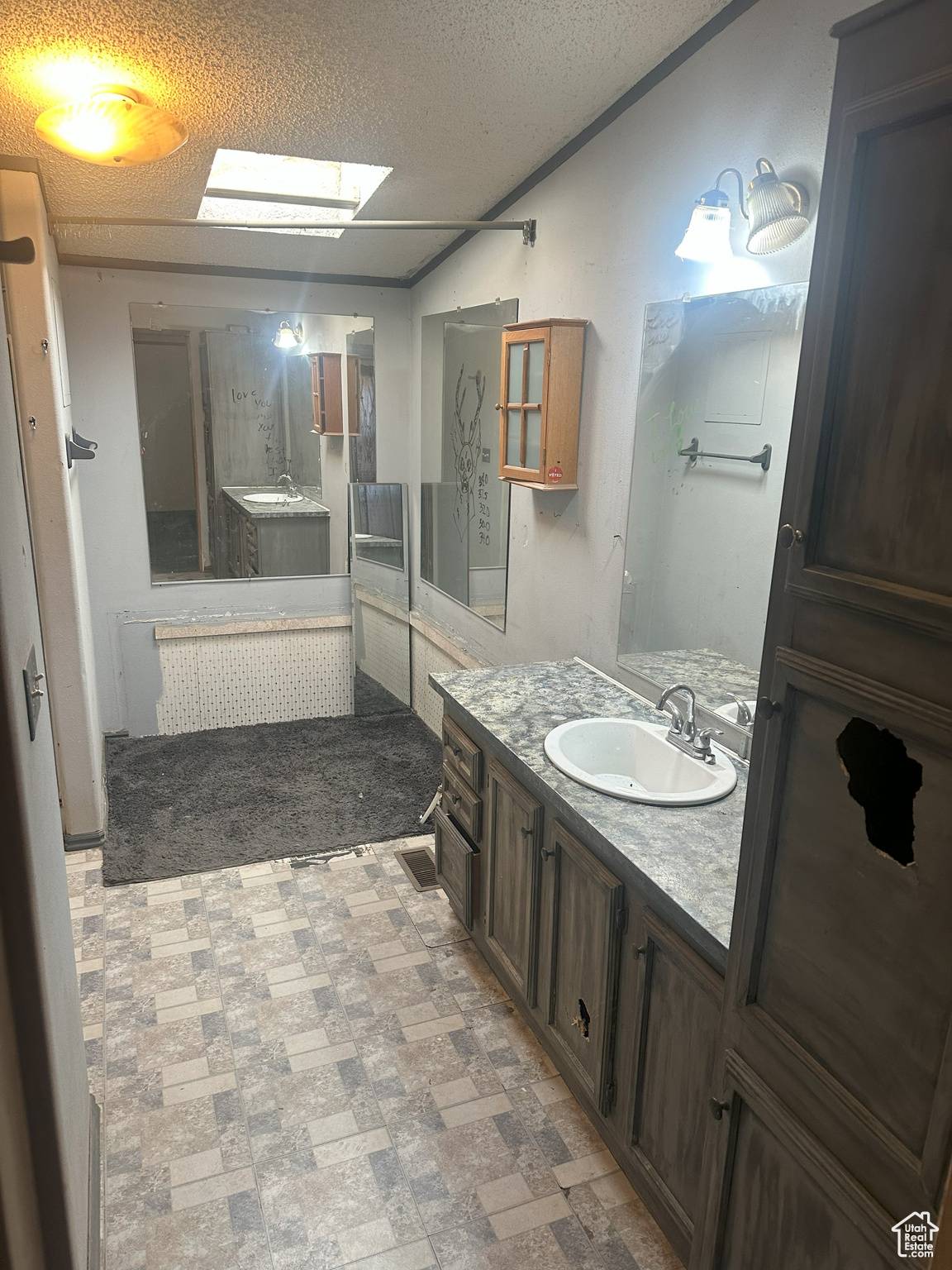 Vernal, UT 84078,419 E 700 N