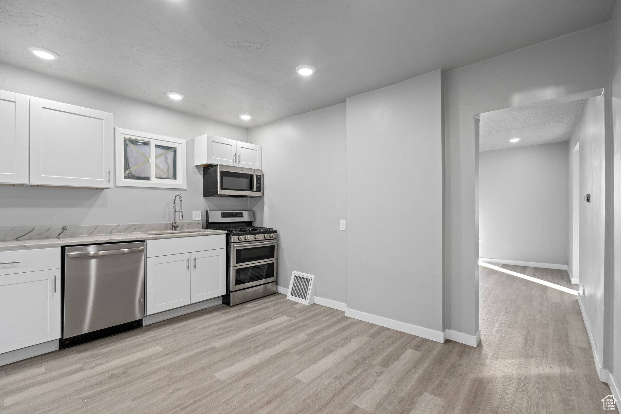 Magna, UT 84044,3174 S 9100 W