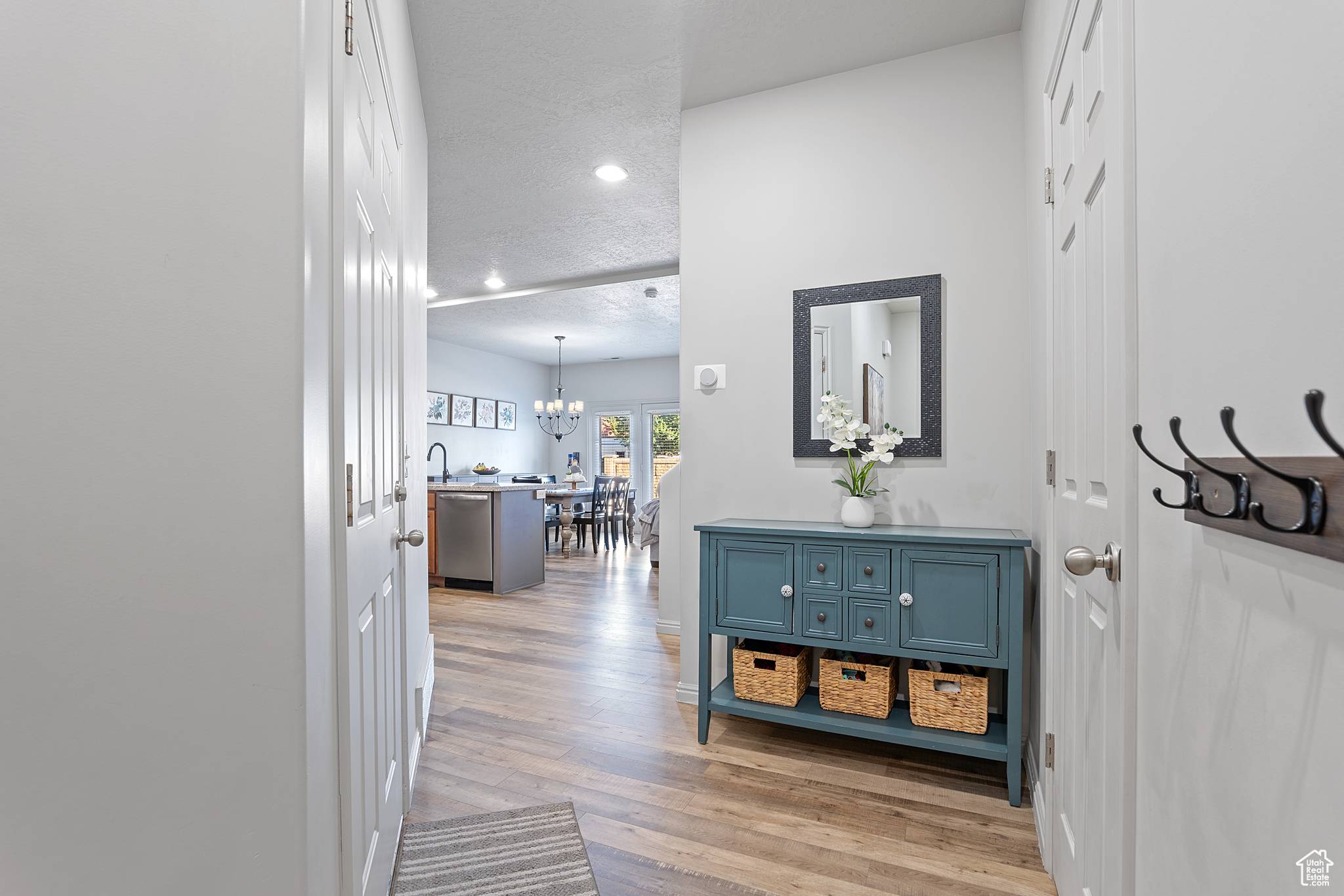 Sandy, UT 84070,757 W CLUB OAKS DR