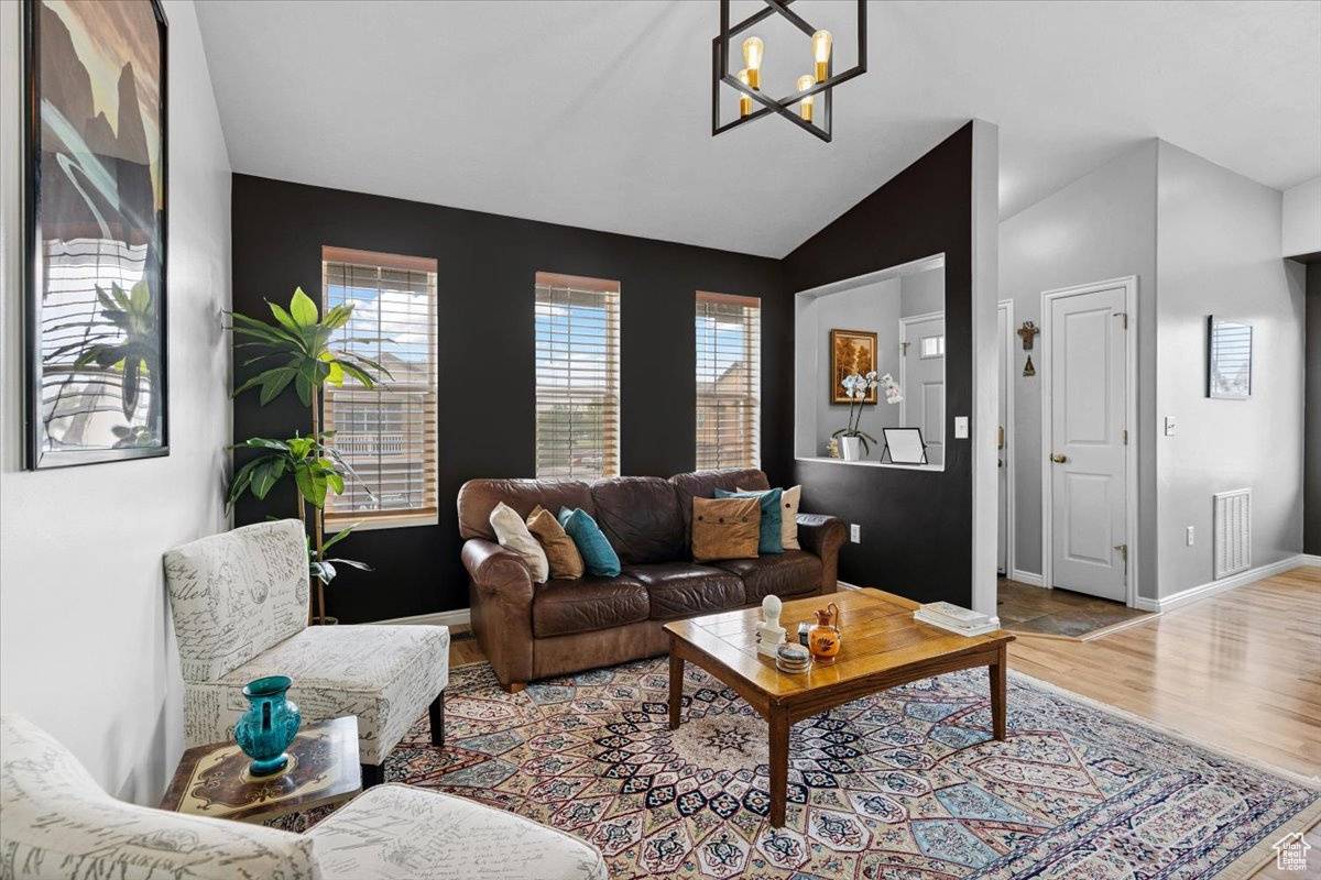 North Salt Lake, UT 84054,1049 W ALLINGTON DR N