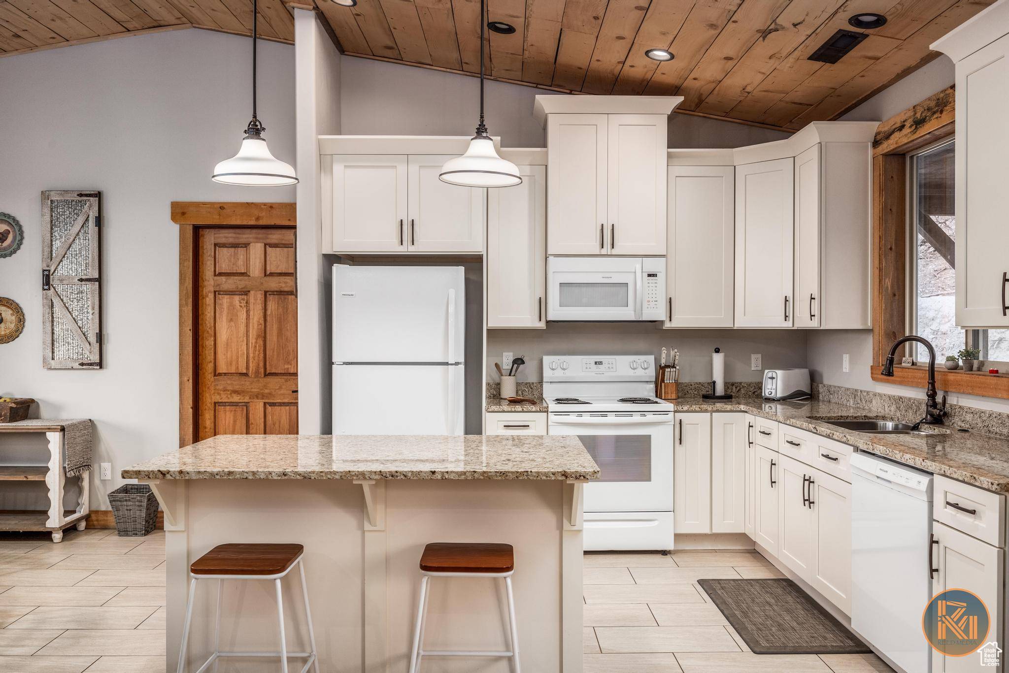 Mount Carmel, UT 84755,7590 W PEACHES LN #202