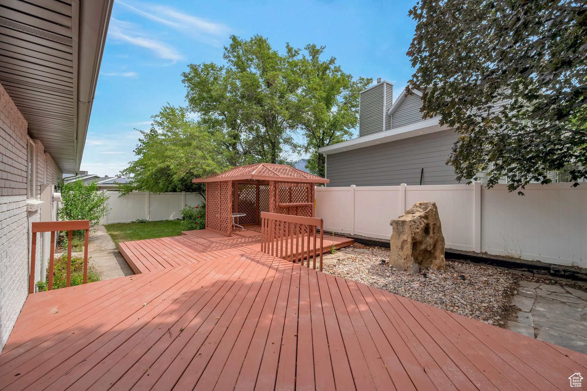 Sandy, UT 84093,8483 S TERRACE DR
