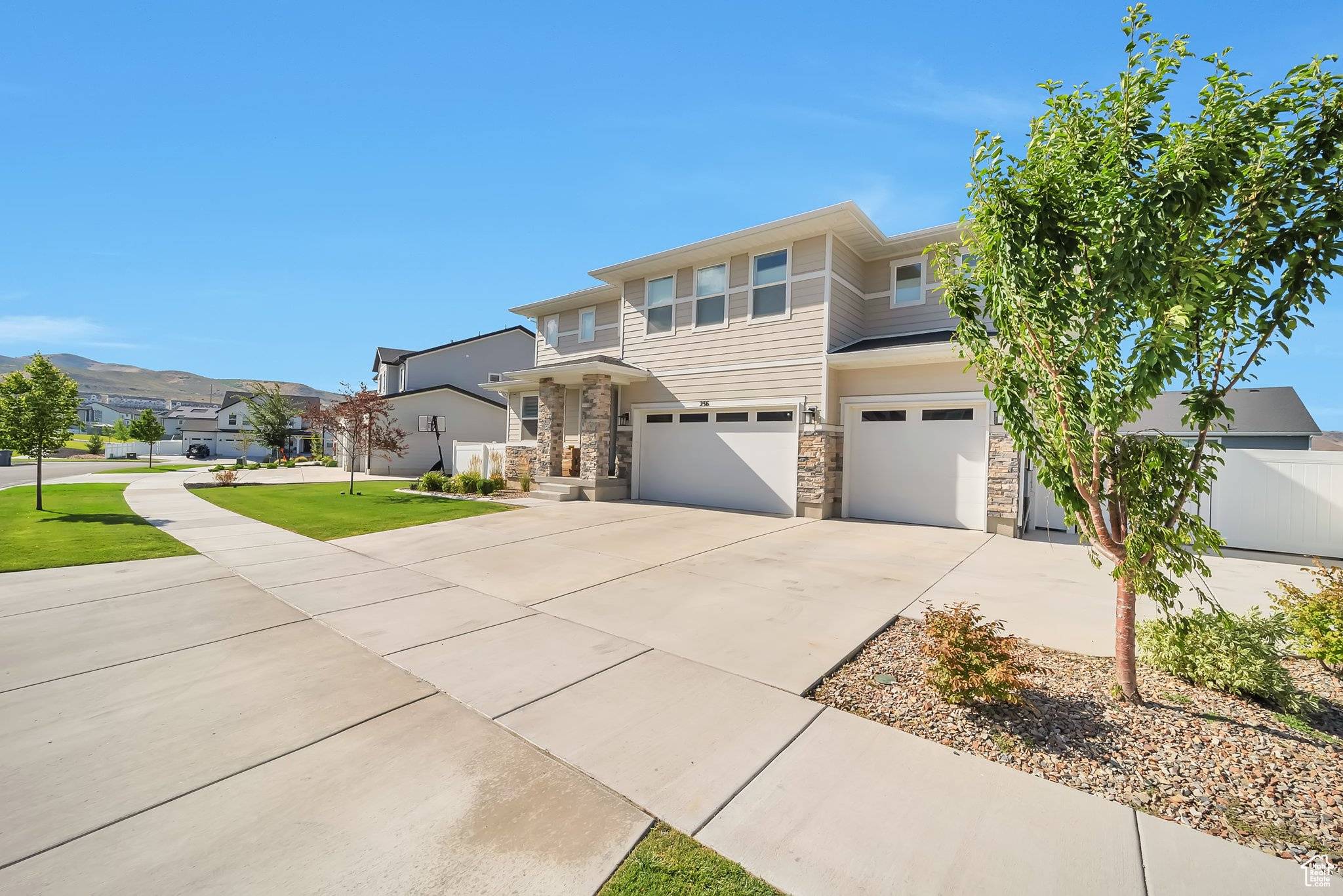 Saratoga Springs, UT 84045,256 W THISTLE DR