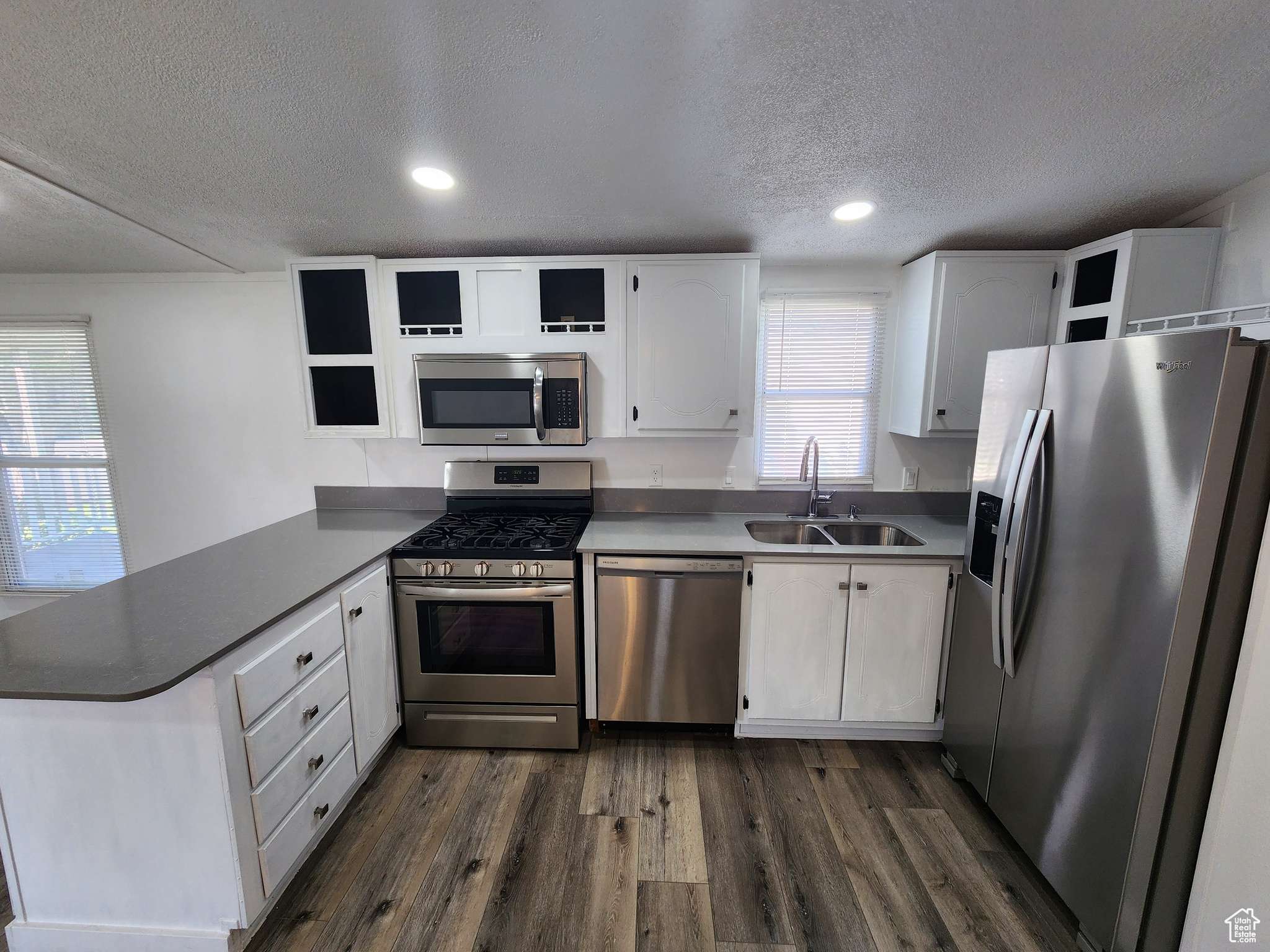 Sandy, UT 84094,208 E CRESCENTWOOD DR S