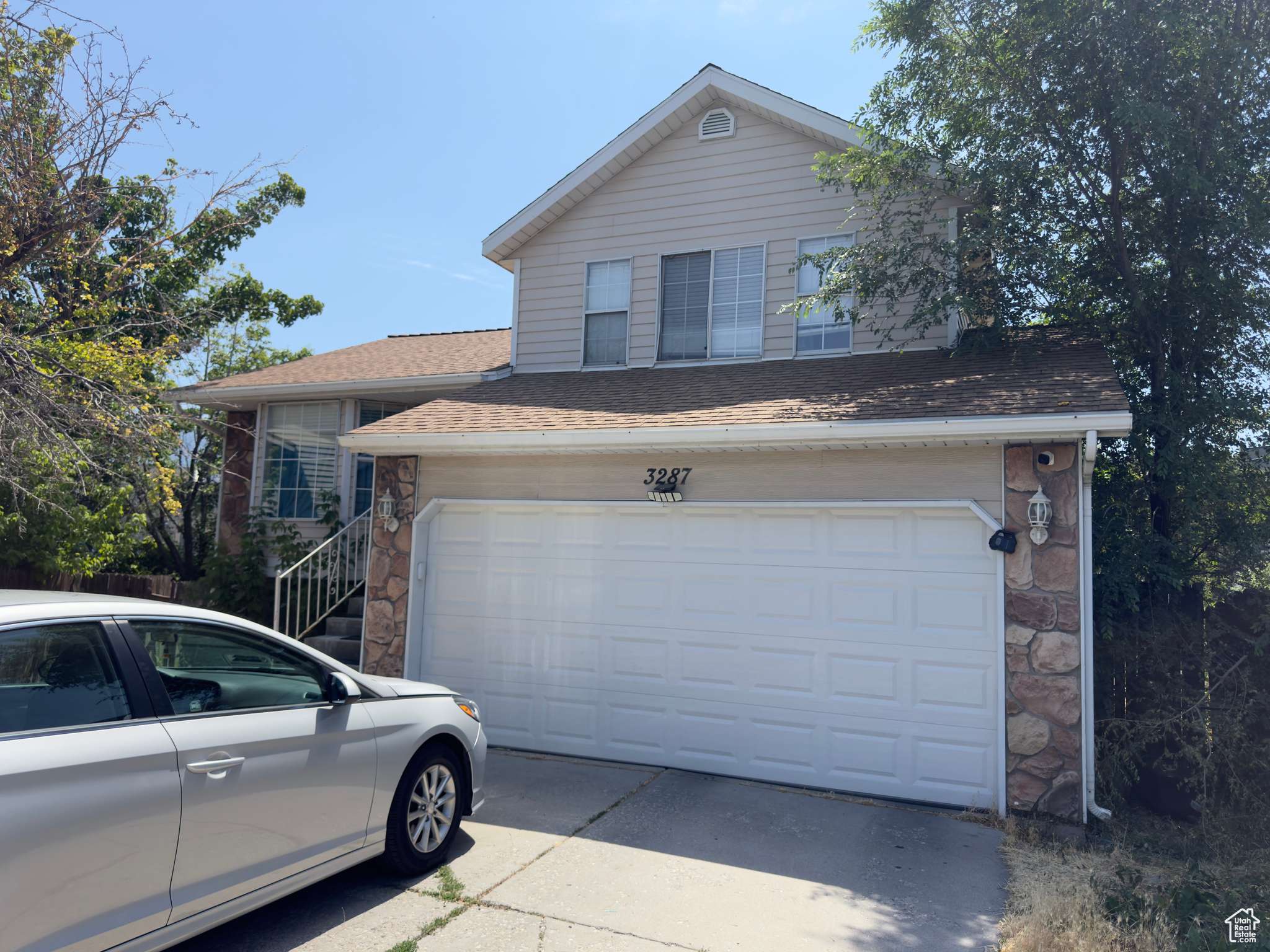South Salt Lake, UT 84106,3287 S WATER LILY DR