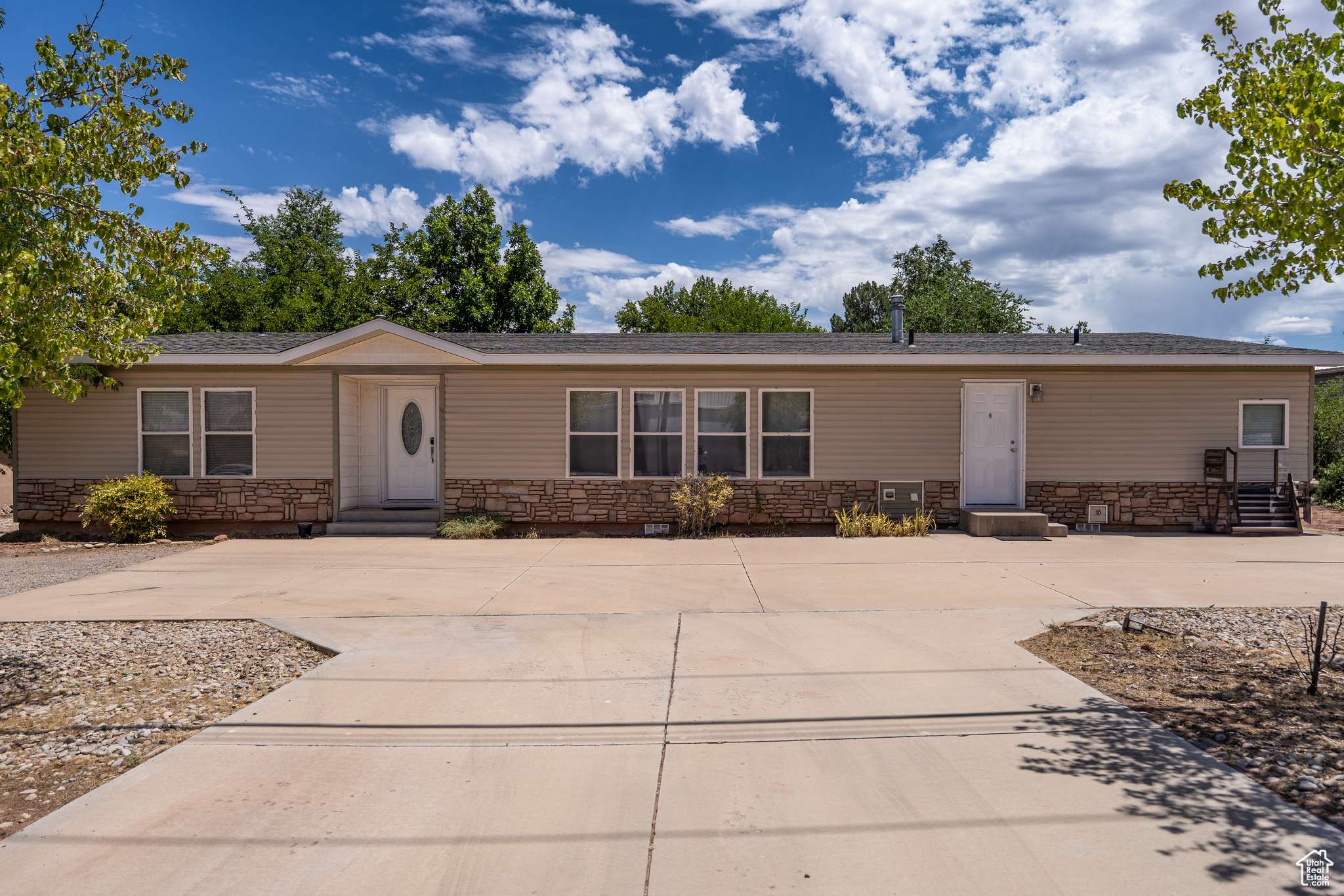Moab, UT 84532,975 S 400 E