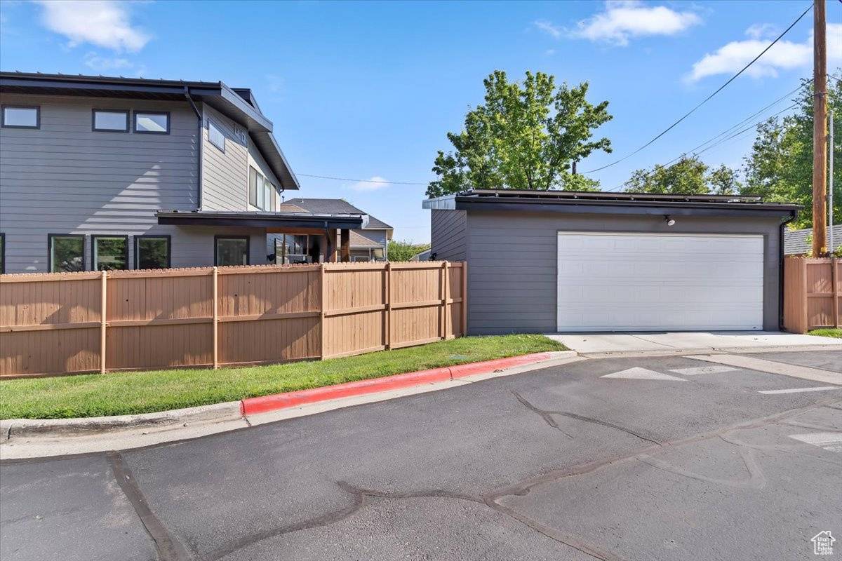 Salt Lake City, UT 84105,1055 S 1000 E