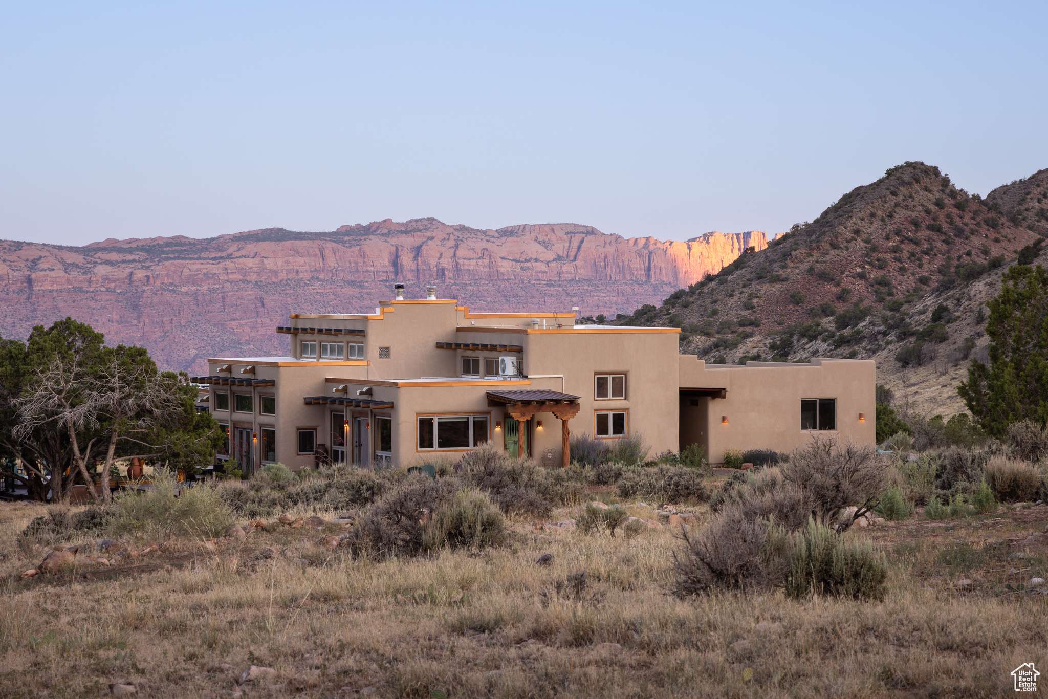 Moab, UT 84532,70 DESERT SOLITAIRE RD