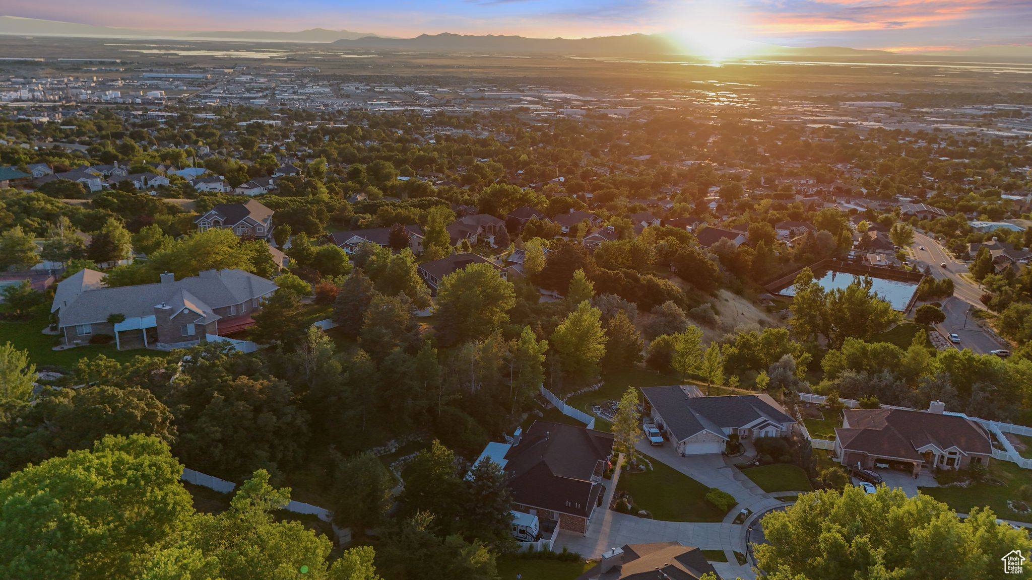 North Salt Lake, UT 84054,219 DEERHOLLOW CIR