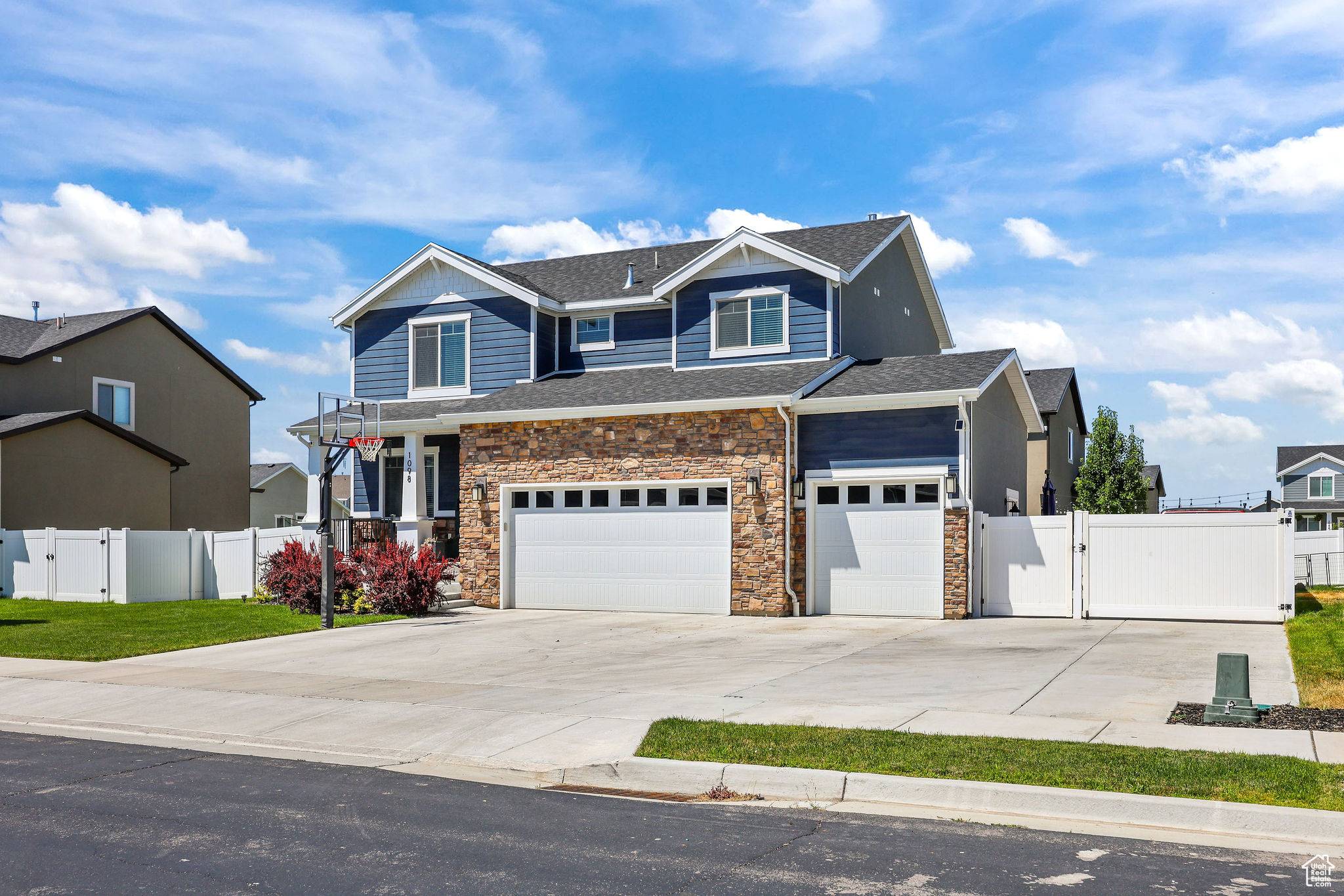 Syracuse, UT 84075,1098 S 4050 W