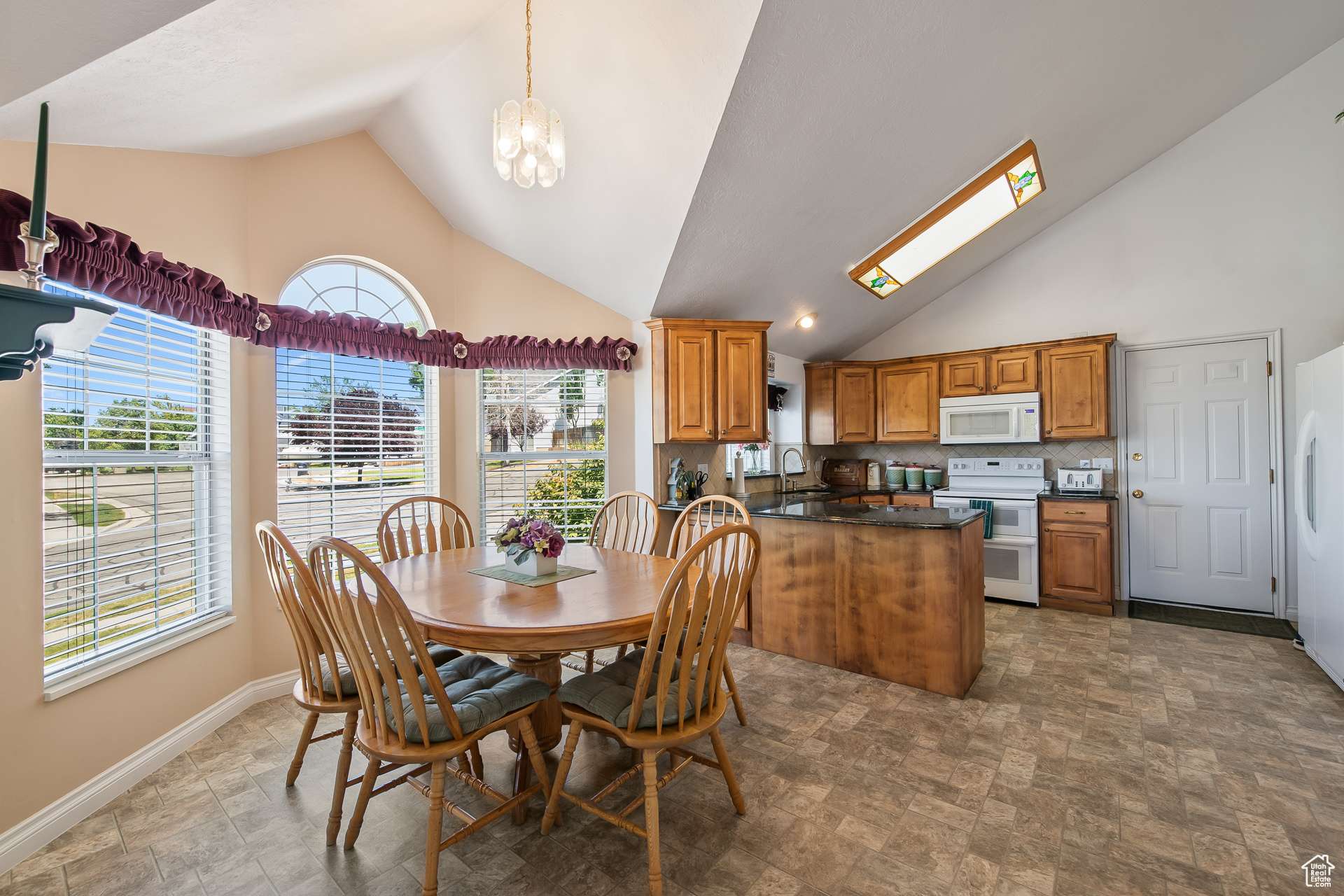 Sandy, UT 84094,1204 E GEODE WAY