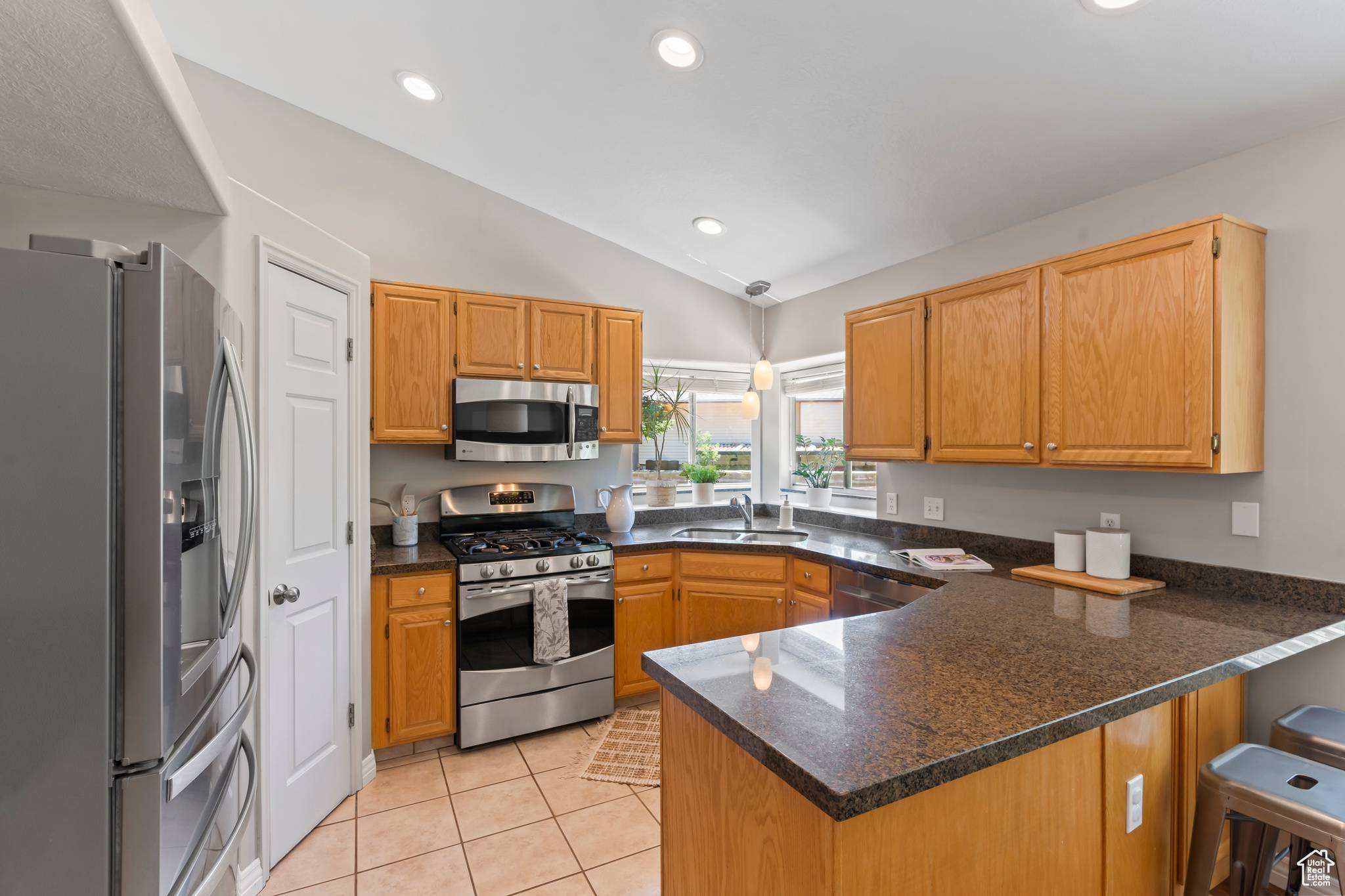 Sandy, UT 84094,8378 S SYCAMORE TREE CV E