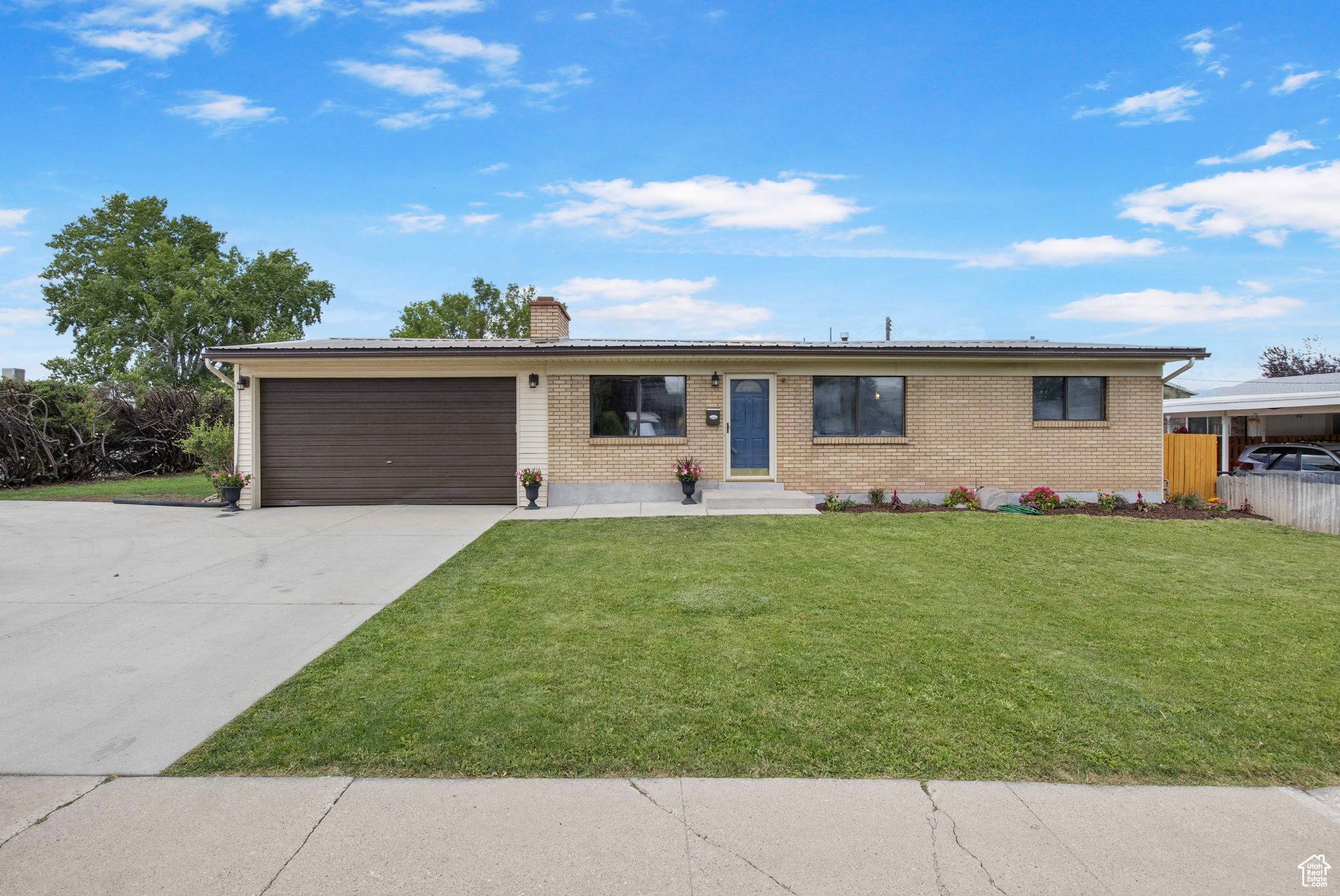 Taylorsville, UT 84129,1908 W CHAMPAGNE AVE