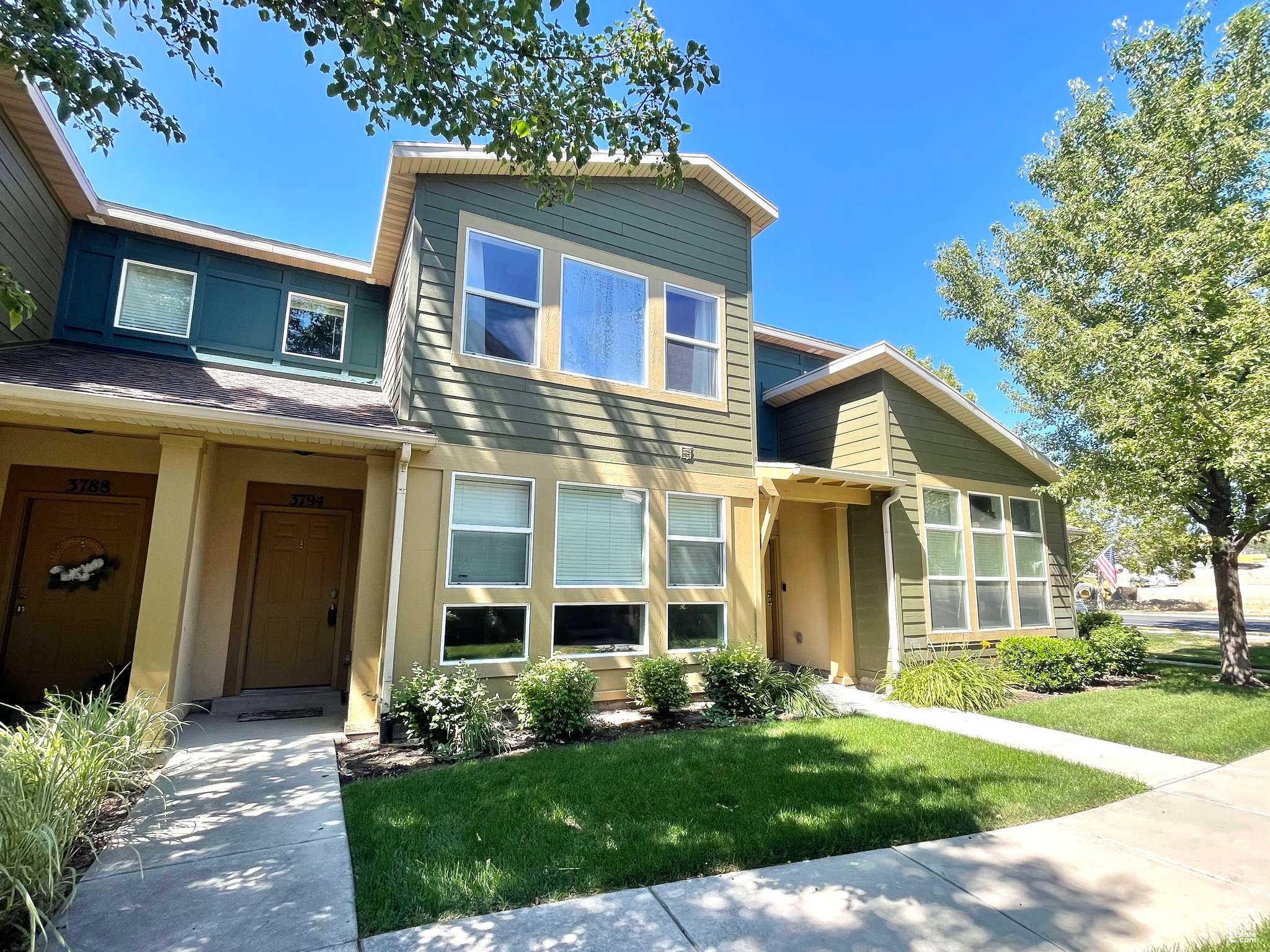 South Jordan, UT 84095,3794 W ANGELICA CT