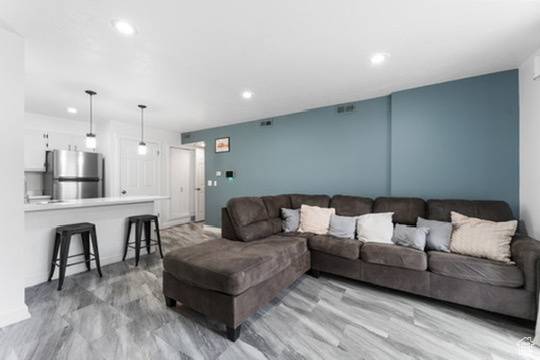 Cottonwood Heights, UT 84047,1196 E WATERSIDE CV S #11