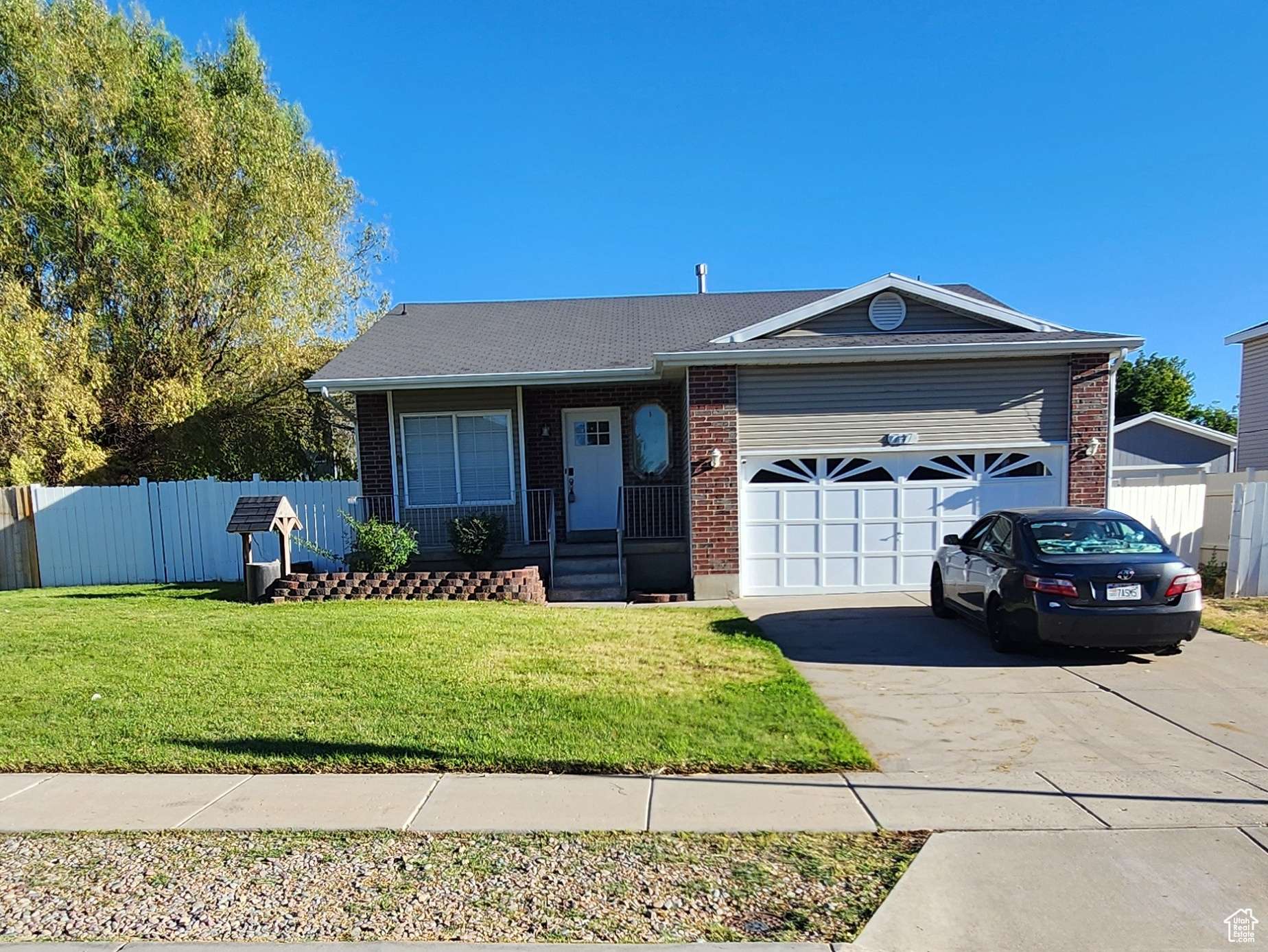 Clinton, UT 84015,747 W 1580 N
