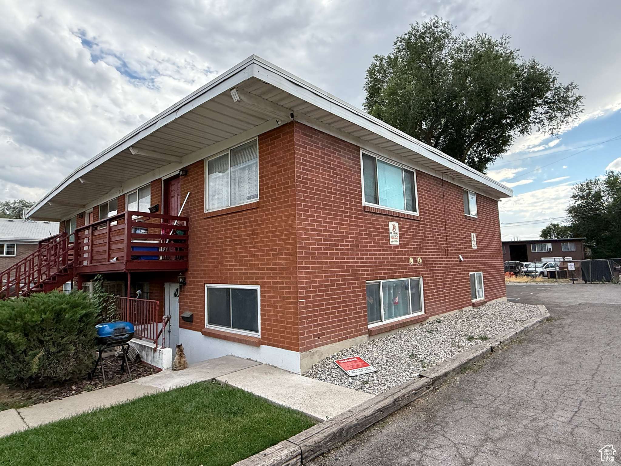 Salt Lake City, UT 84116,741 N RIVERSIDE DR