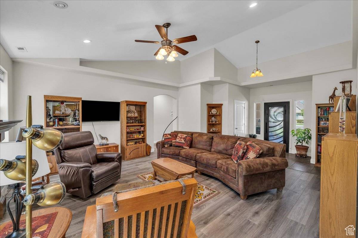 Hurricane, UT 84737,309 S 525 W #10
