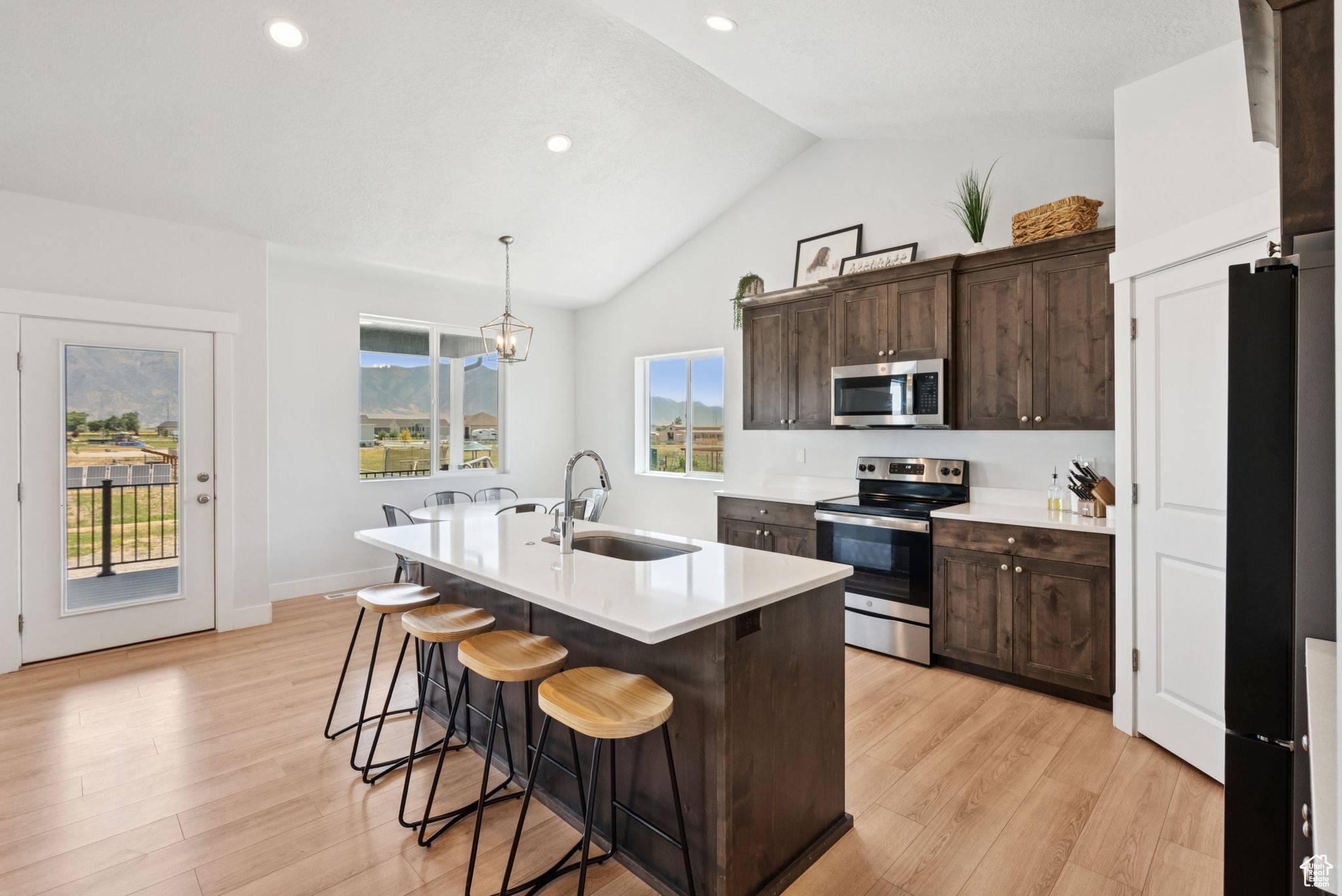 Tremonton, UT 84337,10160 N 6800 W