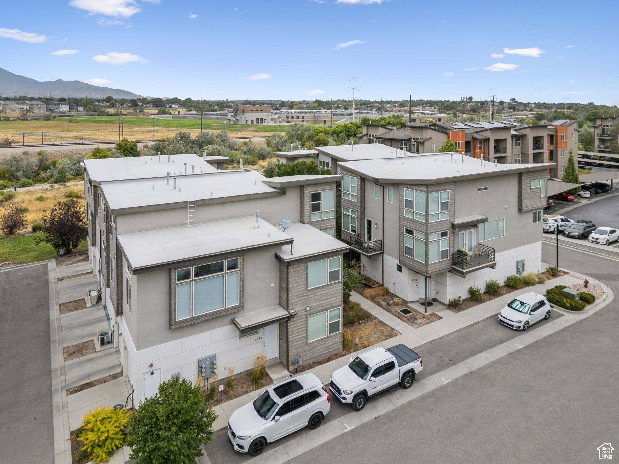 Midvale, UT 84047,7738 S ROOFTOP DR