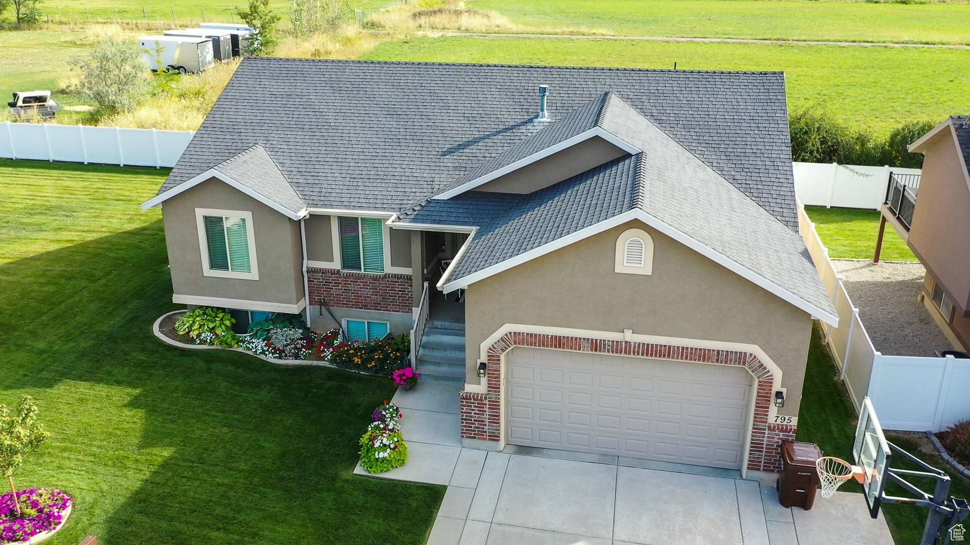 Pleasant View, UT 84404,795 W WILLOWBROOK LN