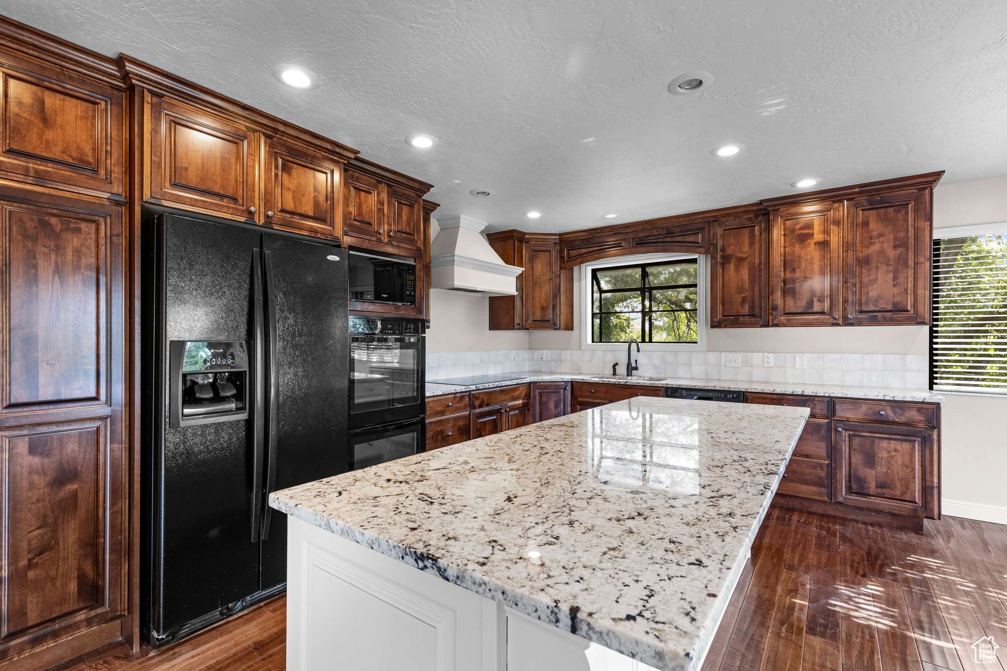 Bountiful, UT 84010,368 W DAVIS BLVD