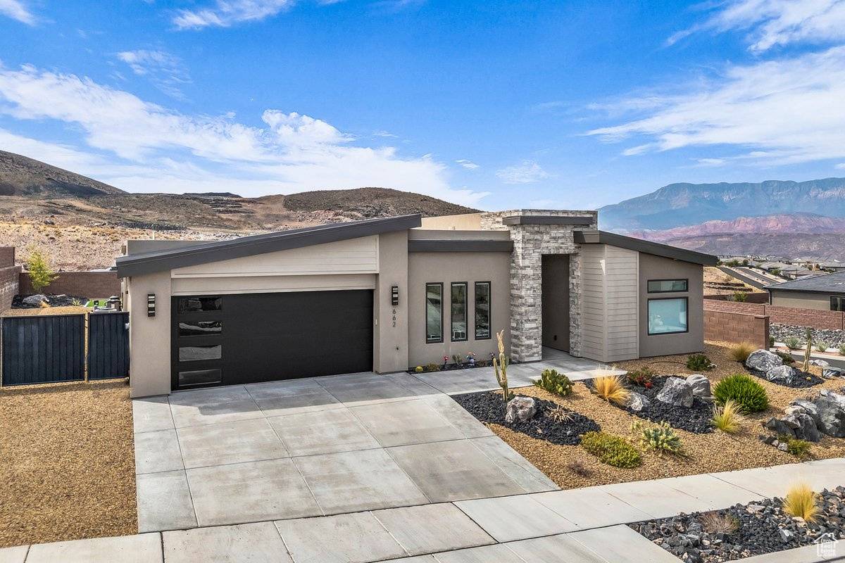 Hurricane, UT 84737,662 S 1800 W