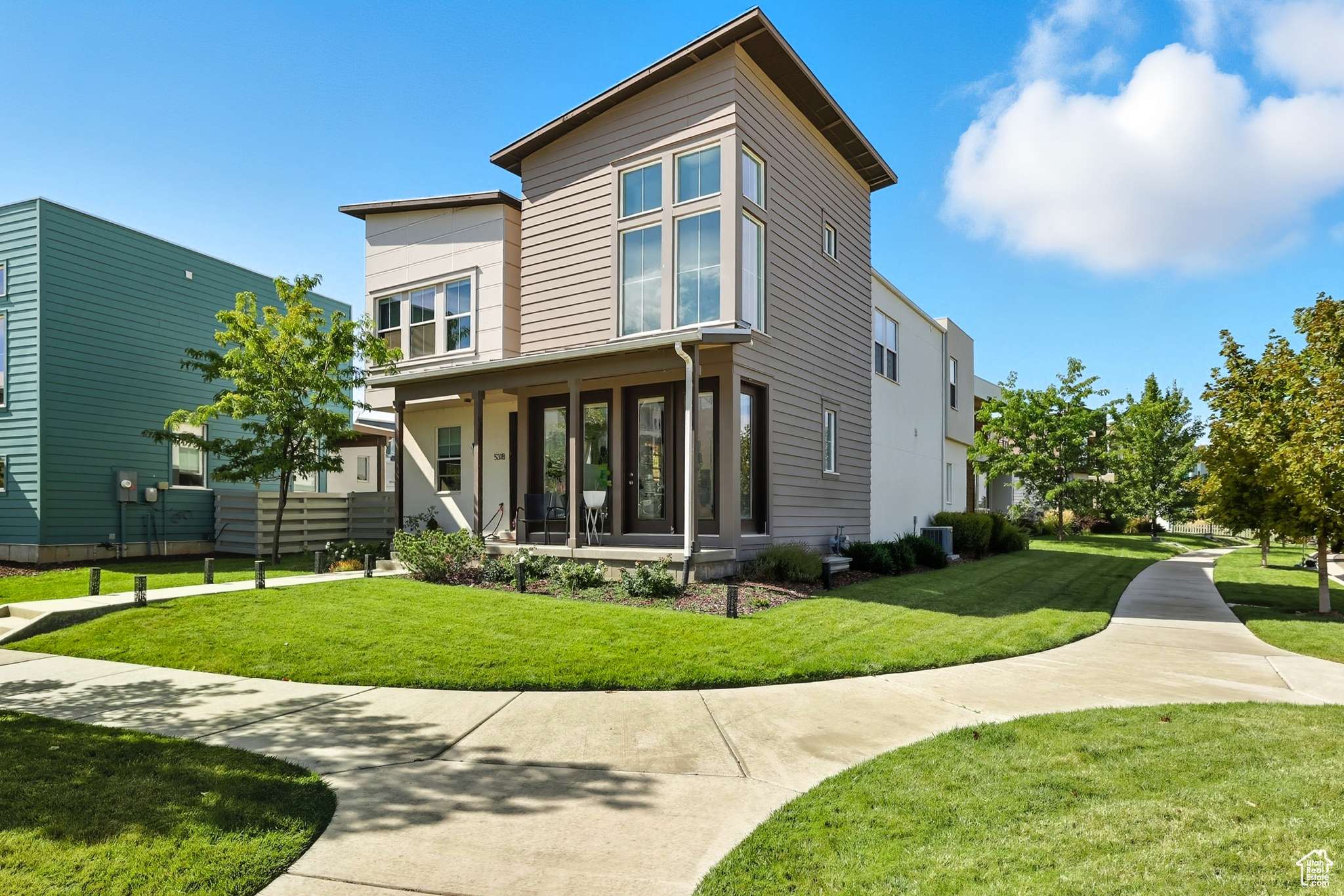 South Jordan, UT 84009,5318 W BOWSTRING WAY