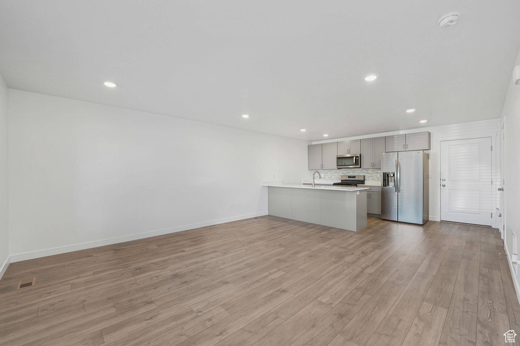 Stansbury Park, UT 84074,641 HAL ST