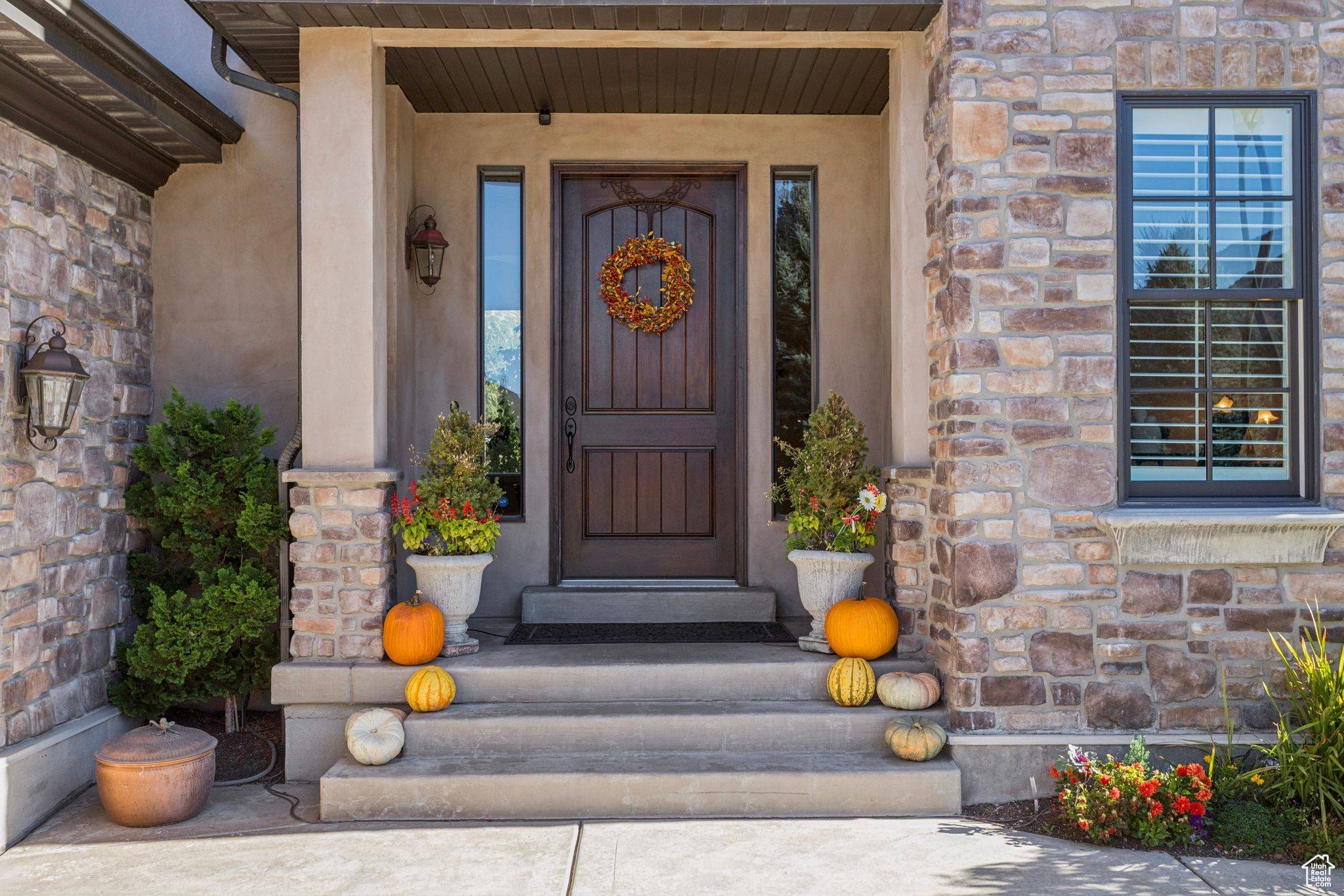 Sandy, UT 84092,3093 E SCENIC VALLEY LN LN S