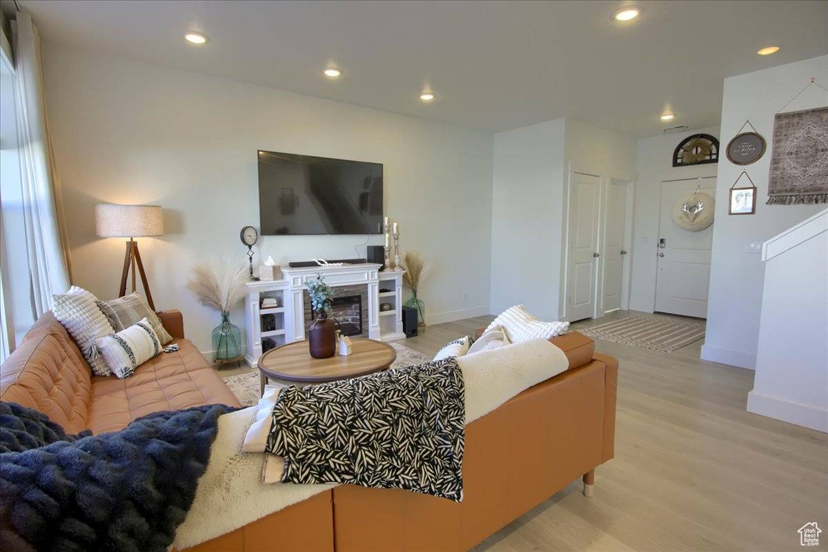 Plain City, UT 84404,3215 N SADDLEBROOK LN W #319